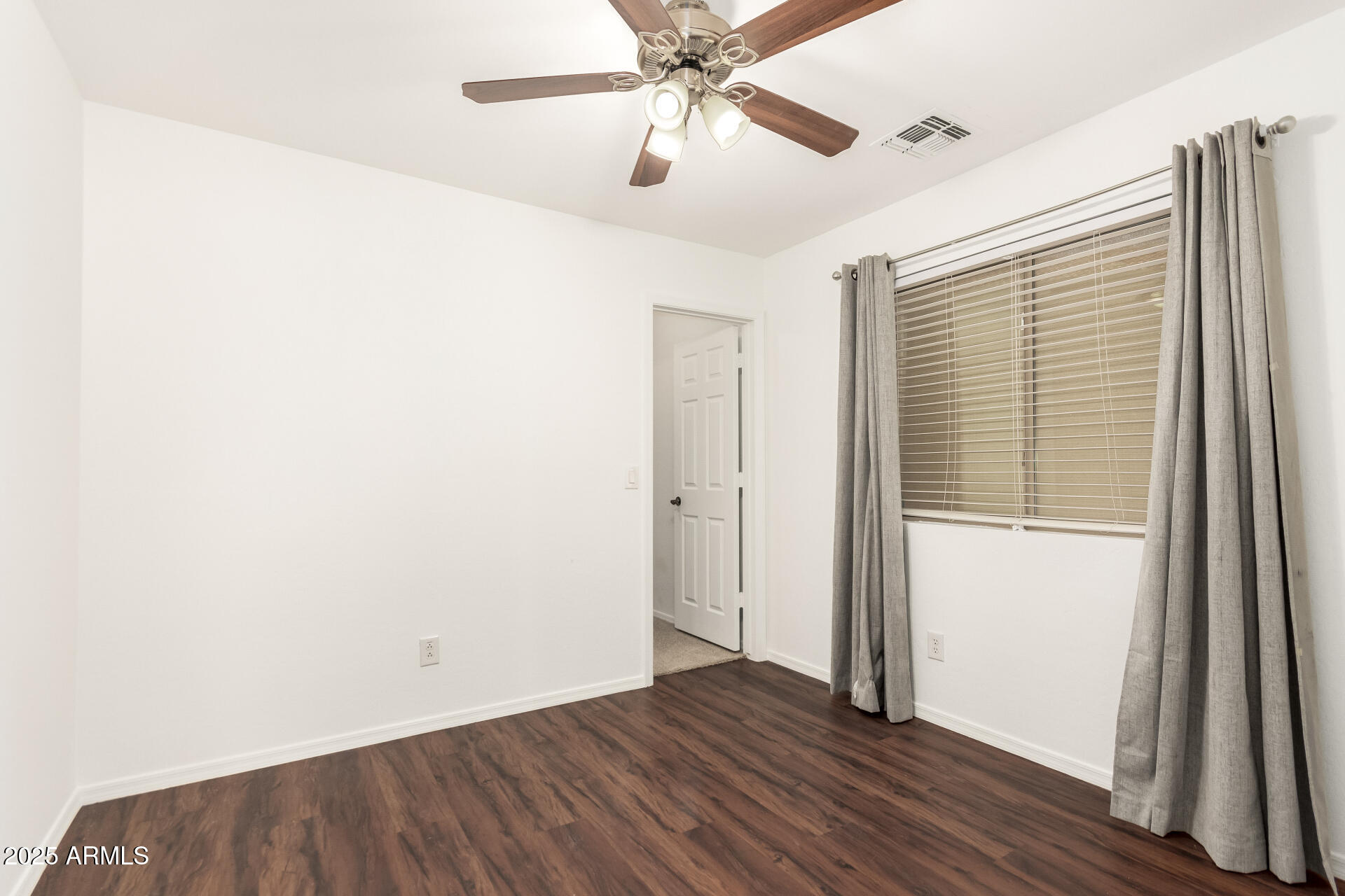 23242 W YAVAPAI Street