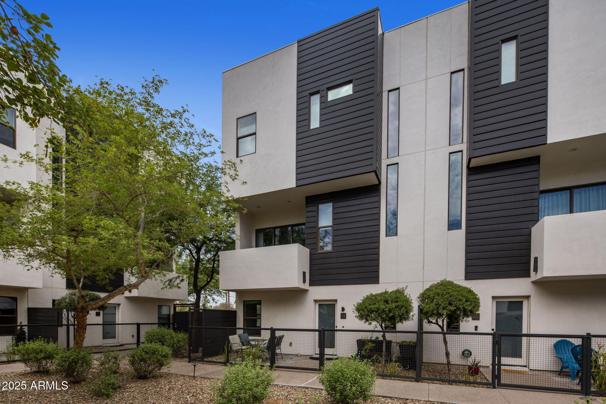 325 E CORONADO Road, 19