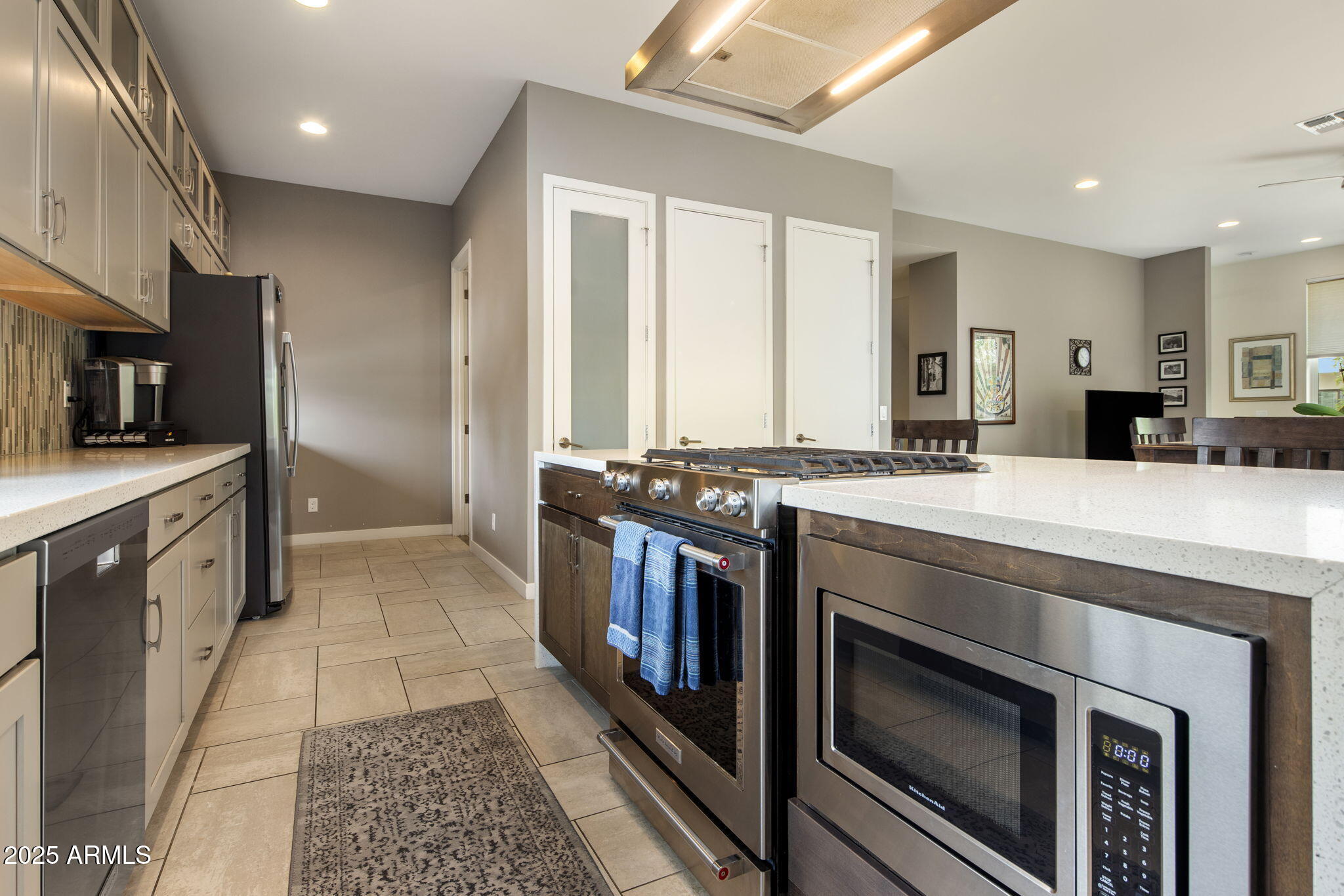 325 E CORONADO Road, 19