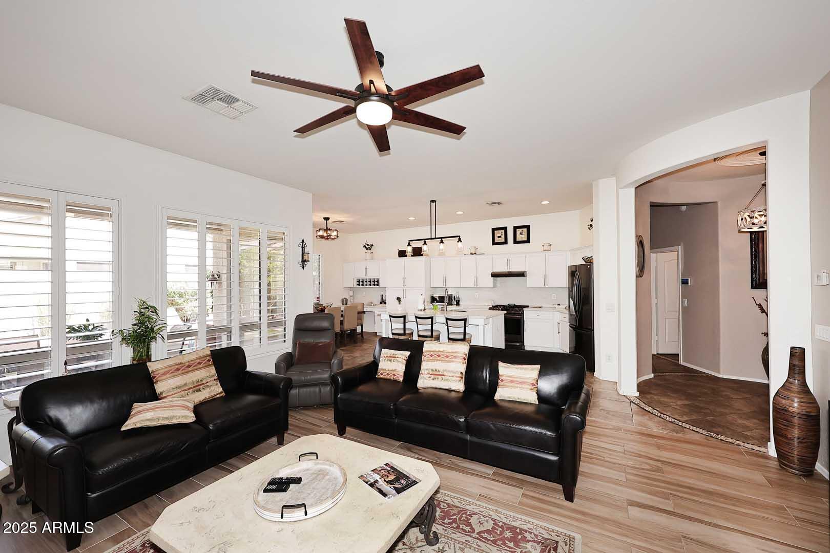 3018 W LANGUID Lane