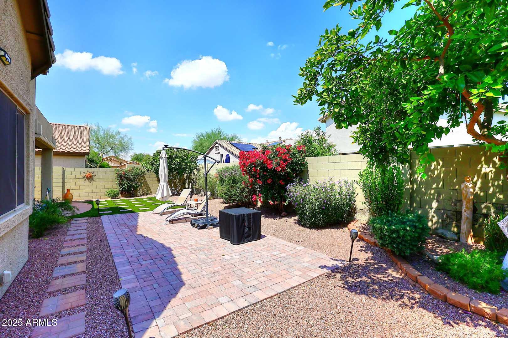 3018 W LANGUID Lane