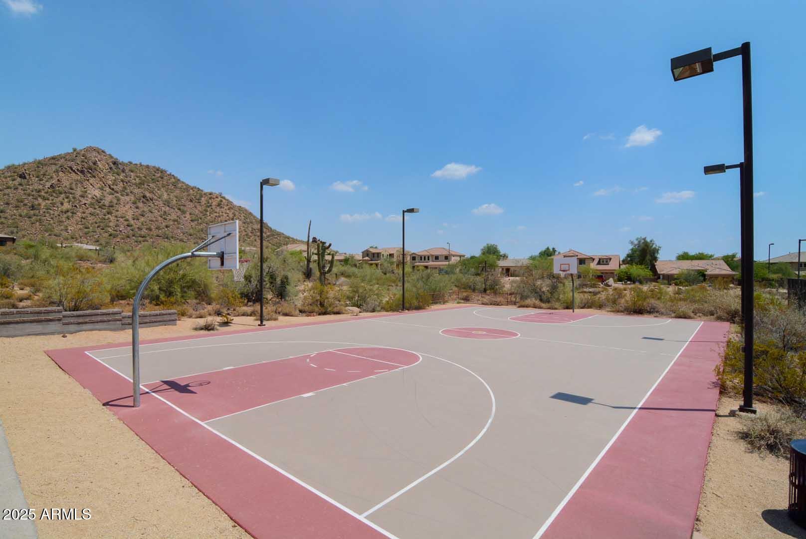 3018 W LANGUID Lane