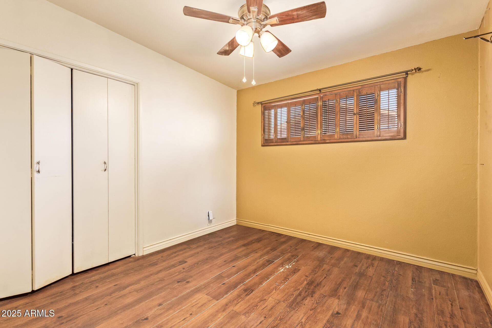 1231 E AVILA Avenue