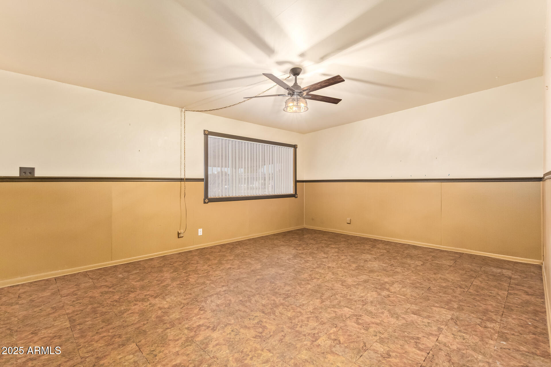 1231 E AVILA Avenue