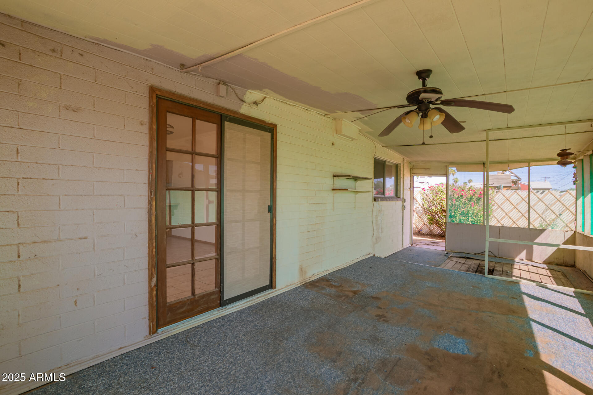 1231 E AVILA Avenue