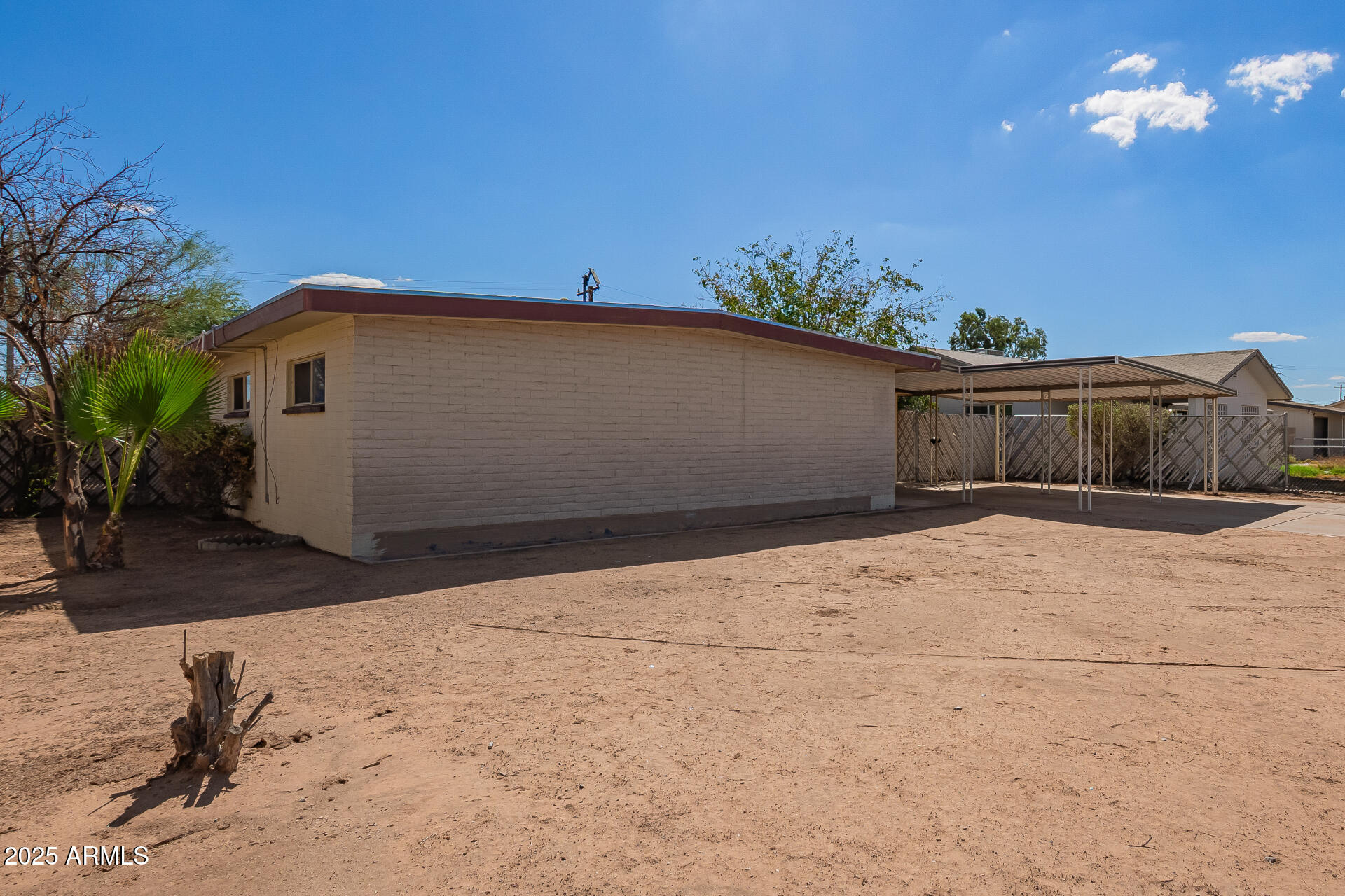 1231 E AVILA Avenue
