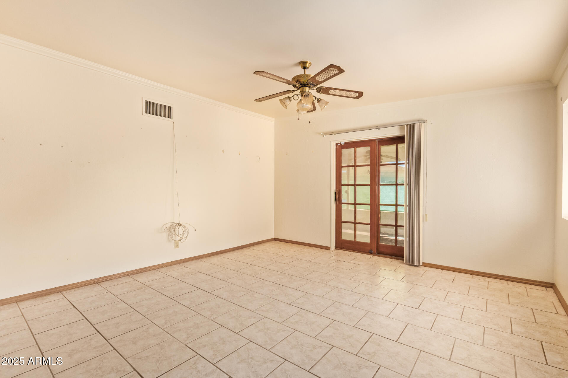 1231 E AVILA Avenue