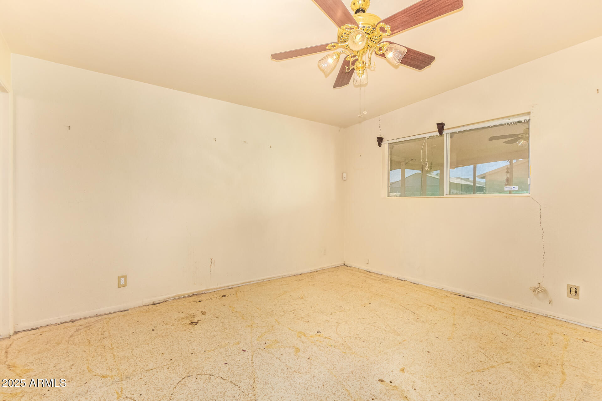 1231 E AVILA Avenue
