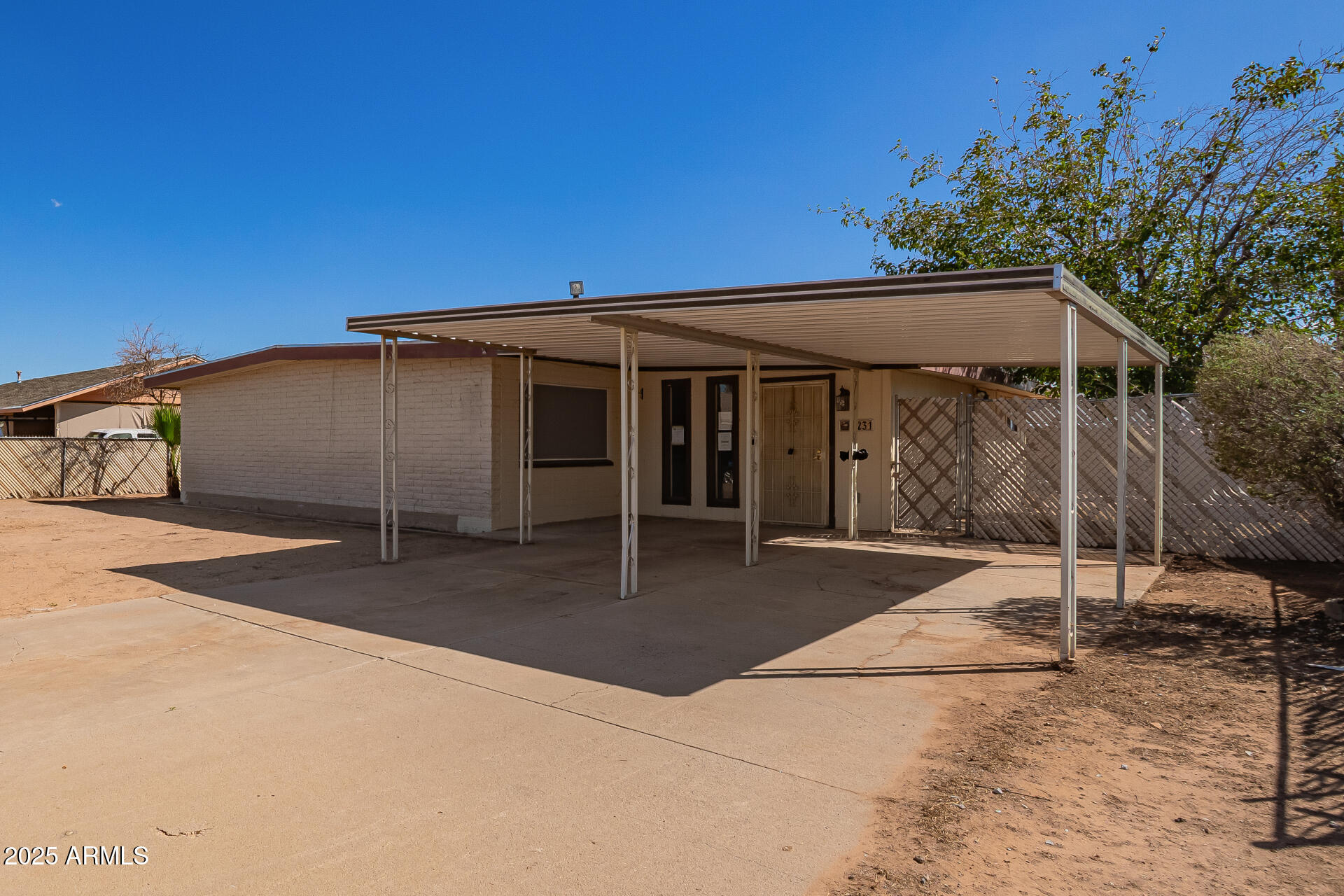 1231 E AVILA Avenue