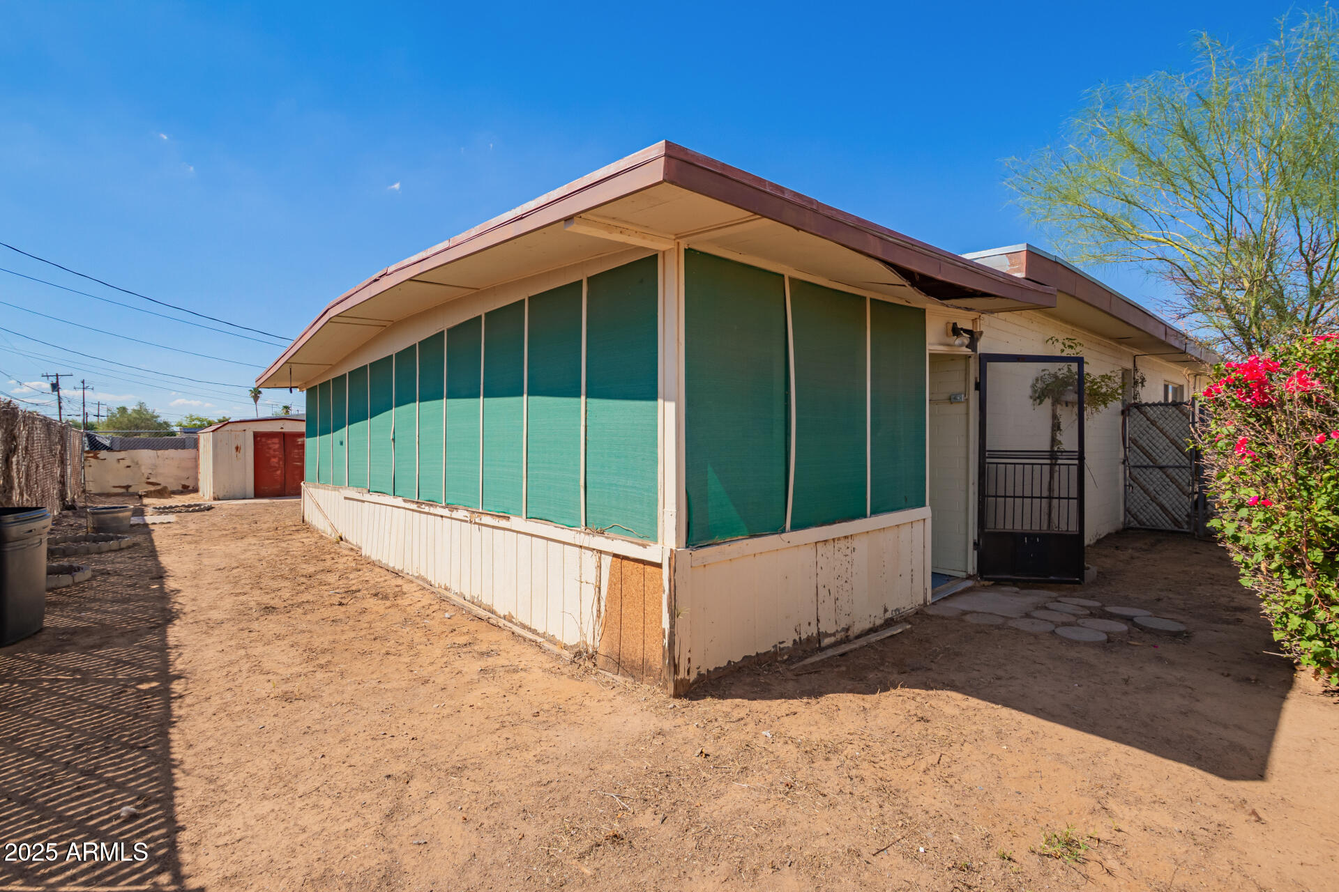 1231 E AVILA Avenue