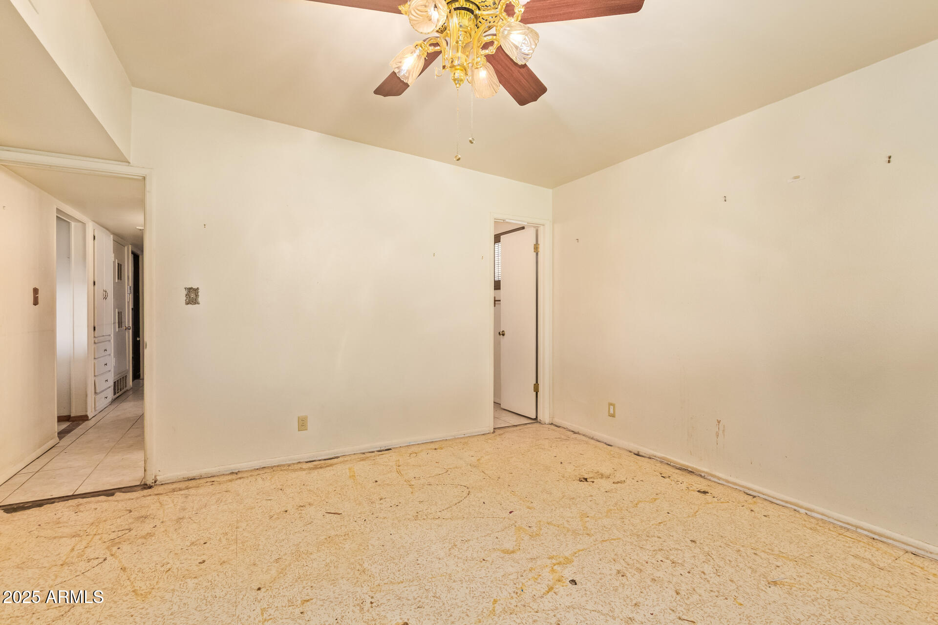 1231 E AVILA Avenue