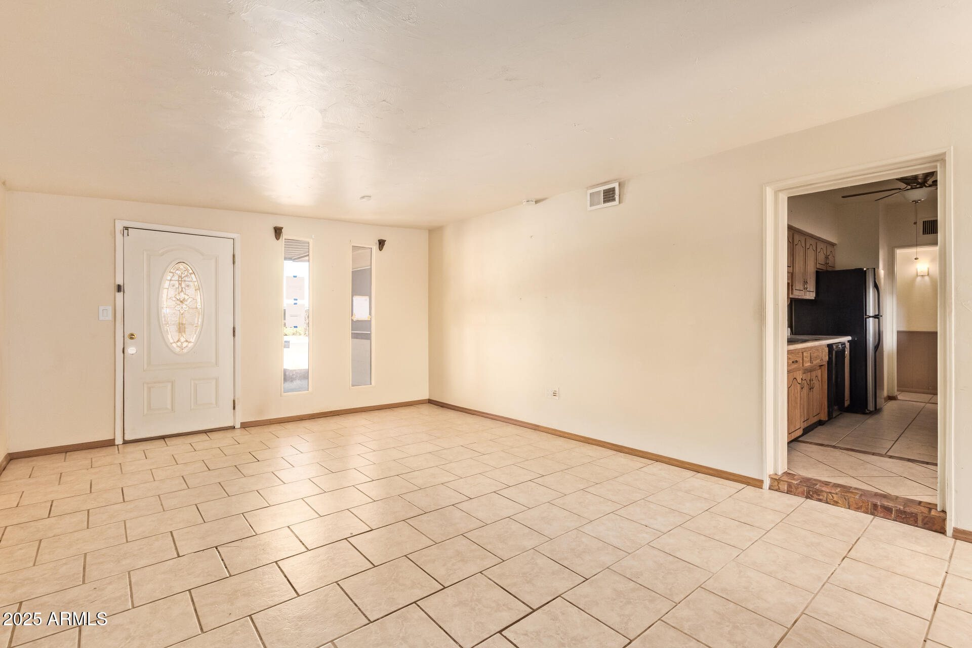 1231 E AVILA Avenue