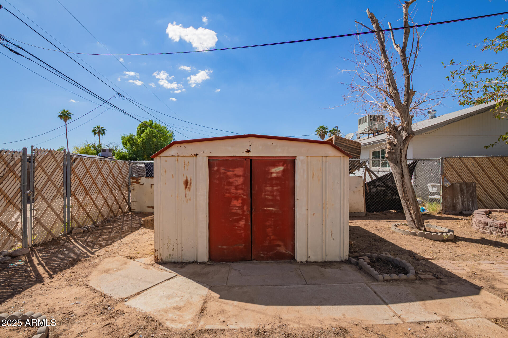 1231 E AVILA Avenue