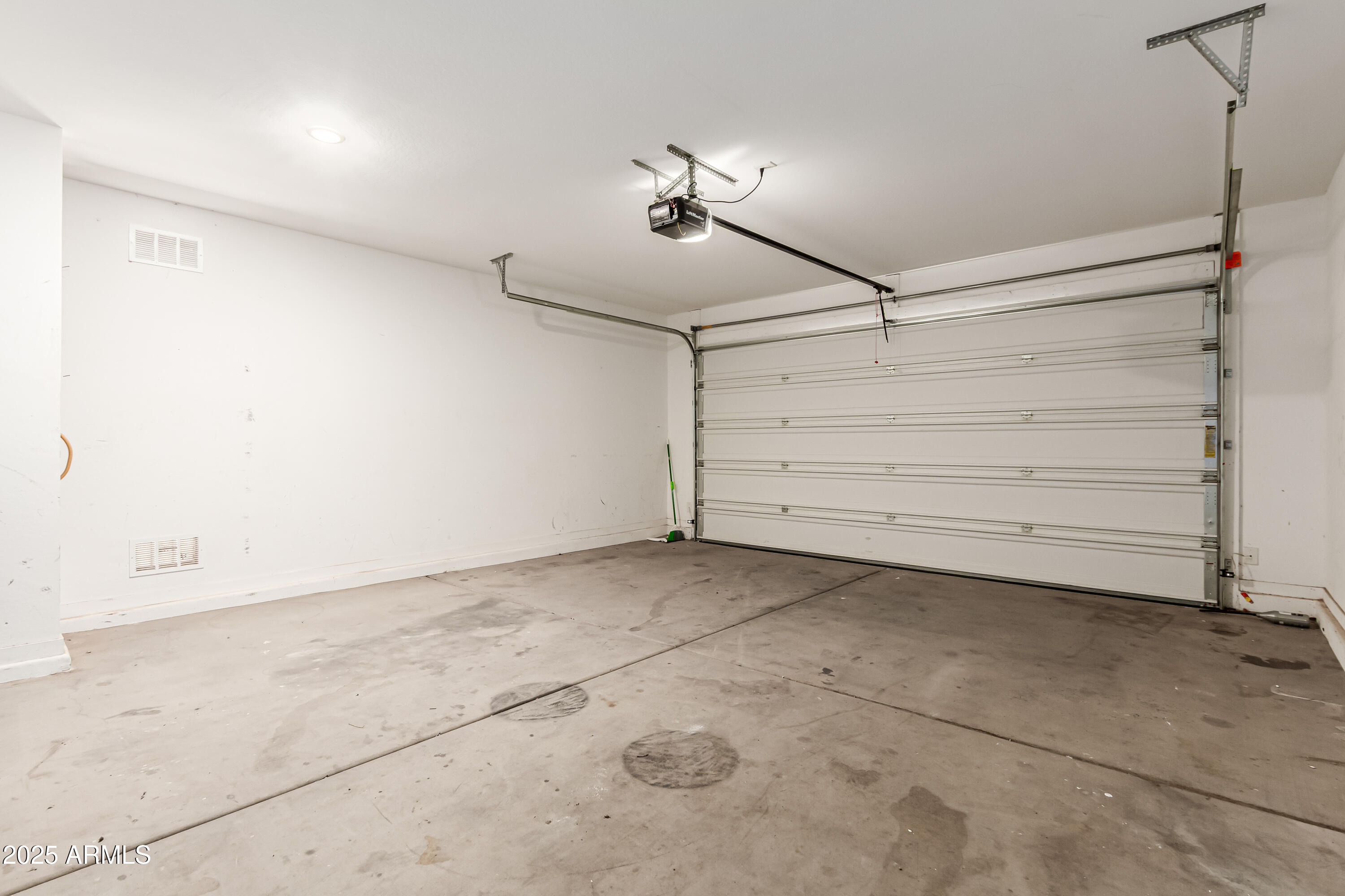 11106 S 56TH Lane