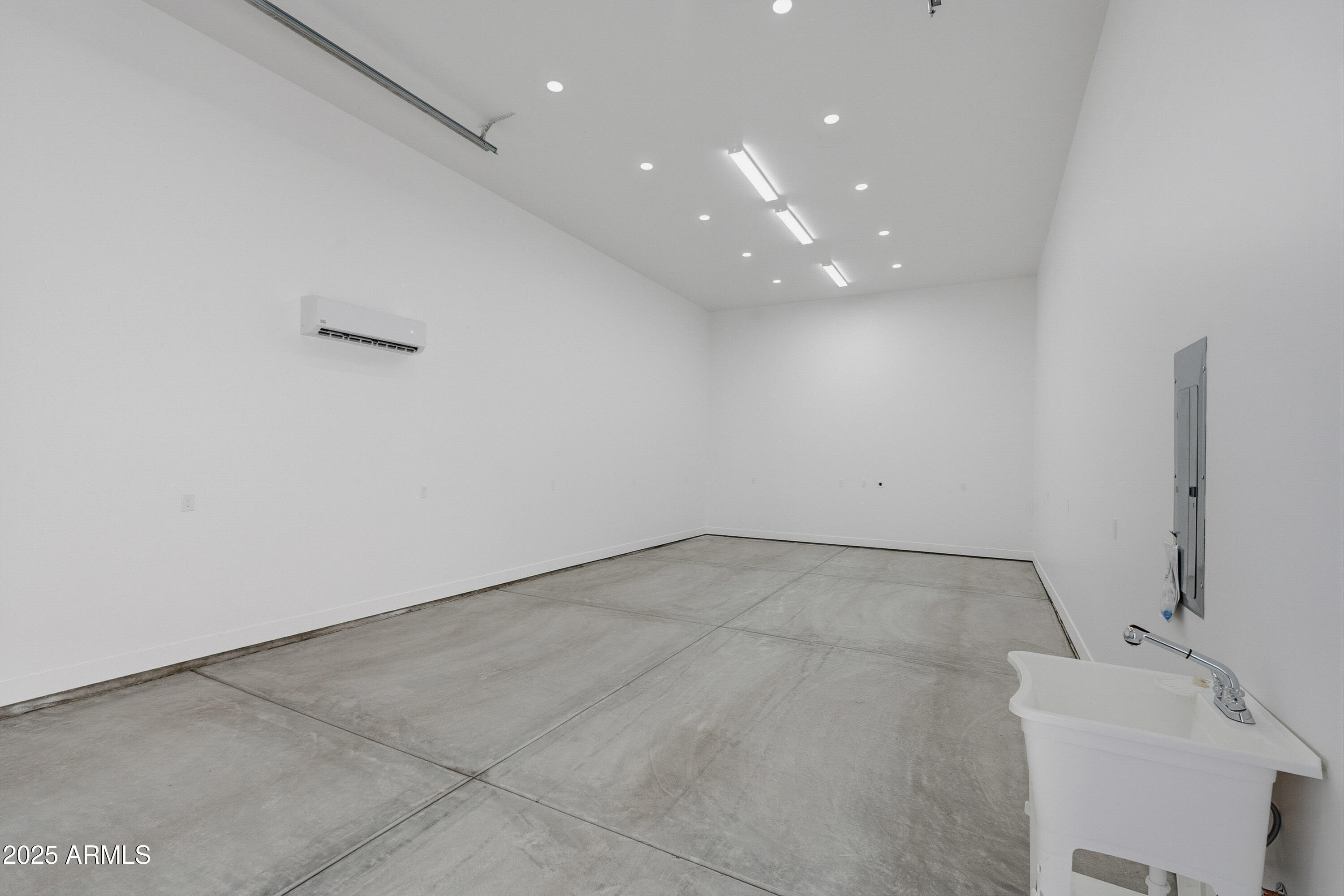 6030 E Southern Avenue