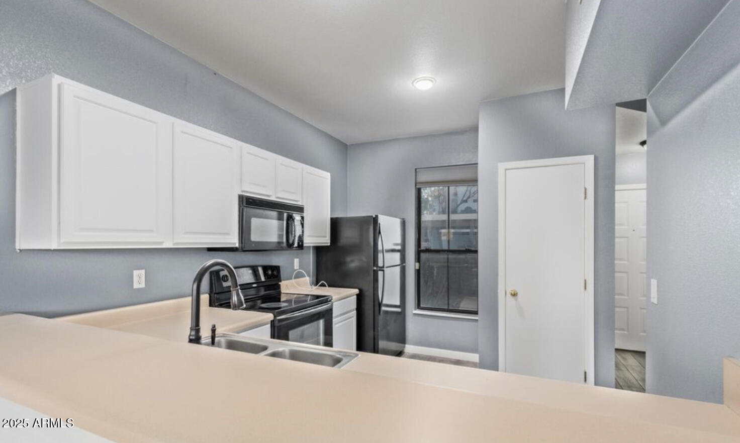 280 S ELIZABETH Way 14