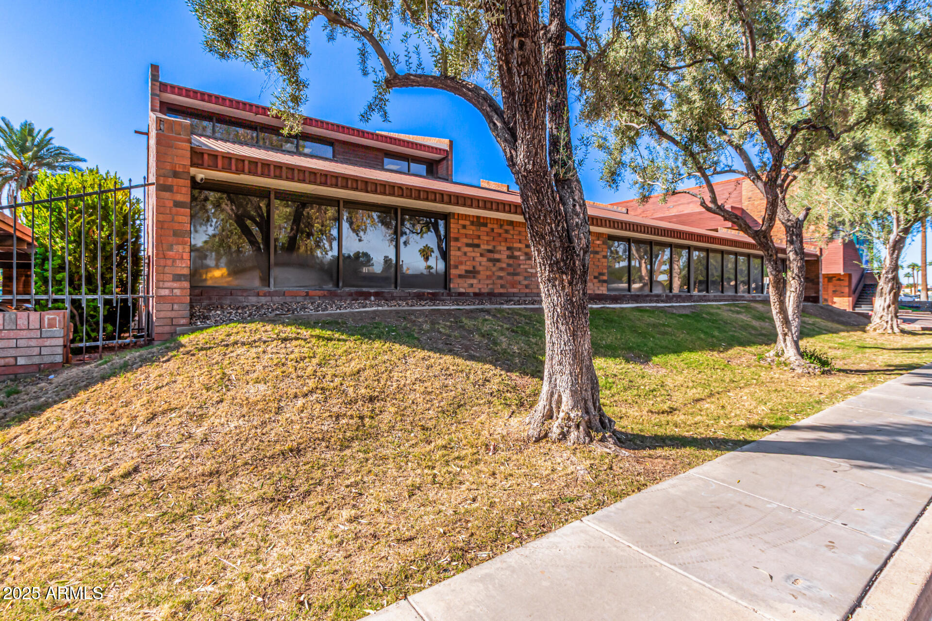 777 E THOMAS Road 150
