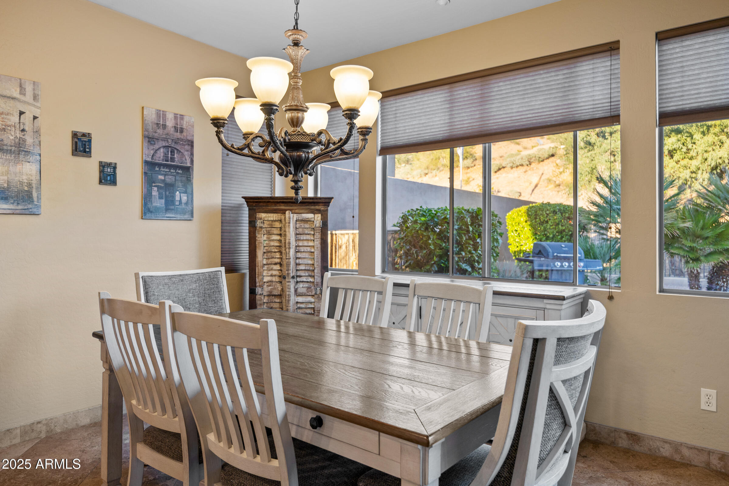 9811 N DESERT ROSE Drive