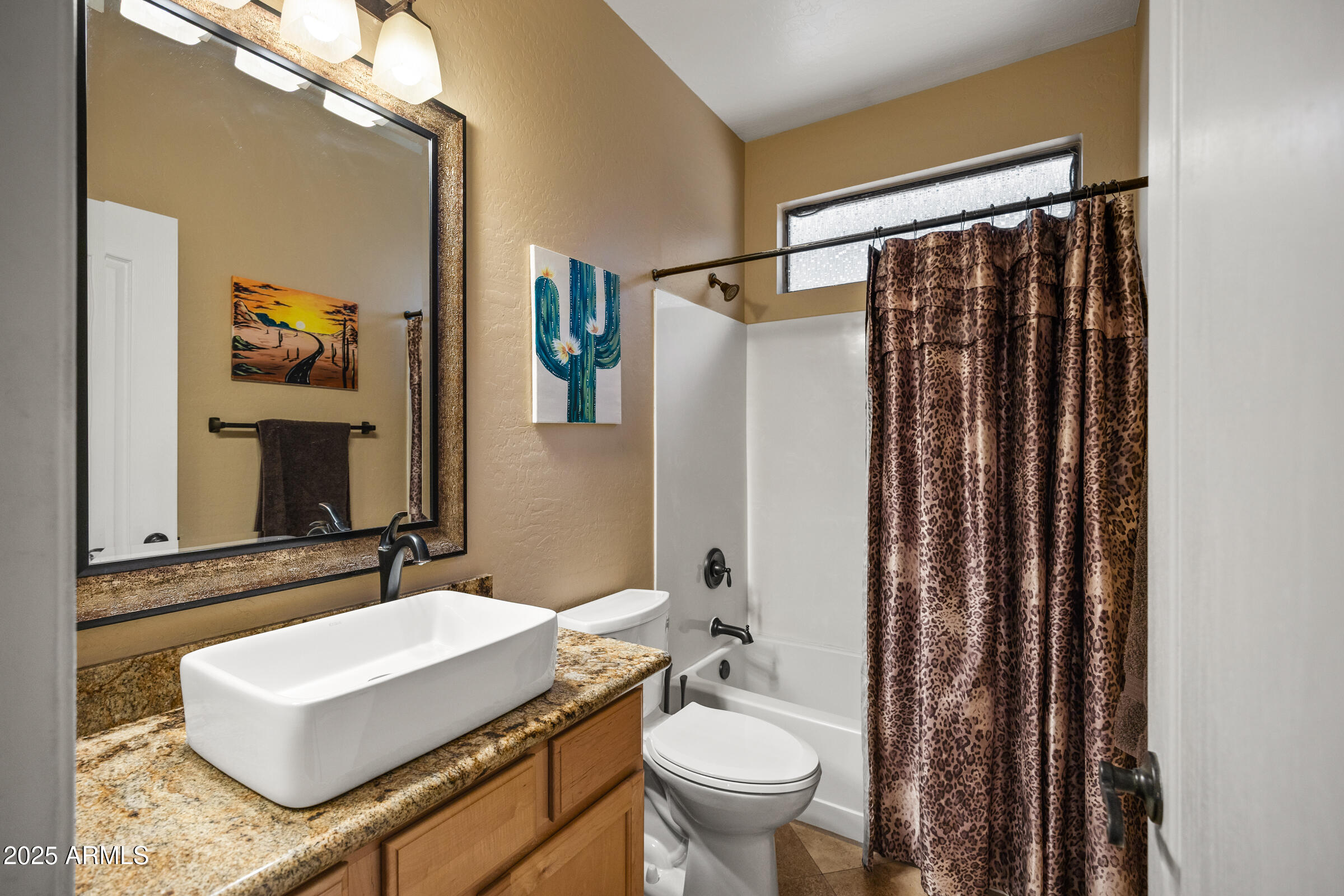 9811 N DESERT ROSE Drive