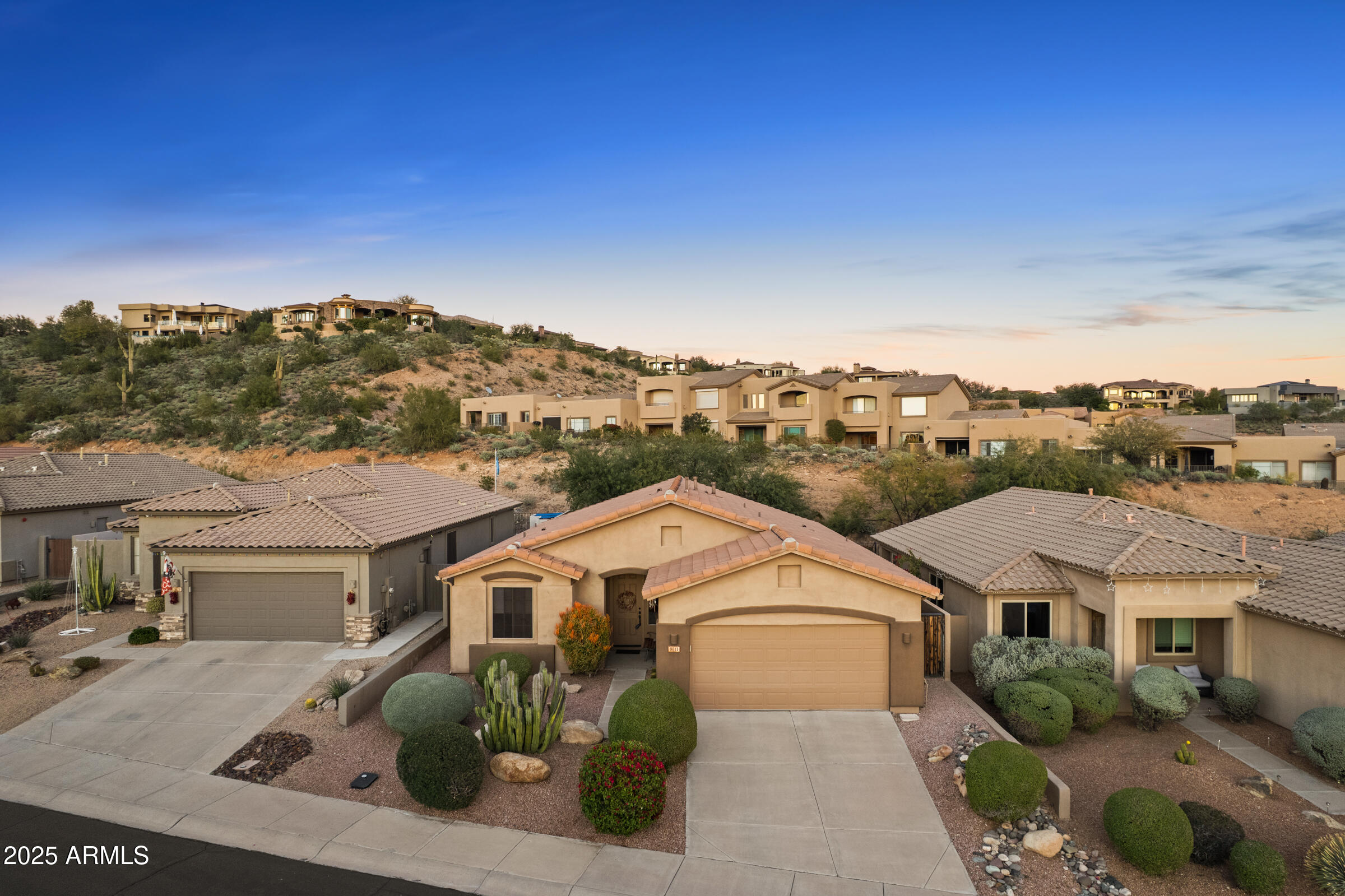 9811 N DESERT ROSE Drive