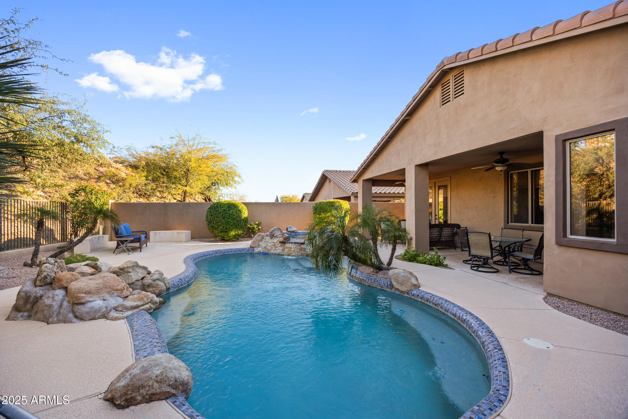 9811 N DESERT ROSE Drive