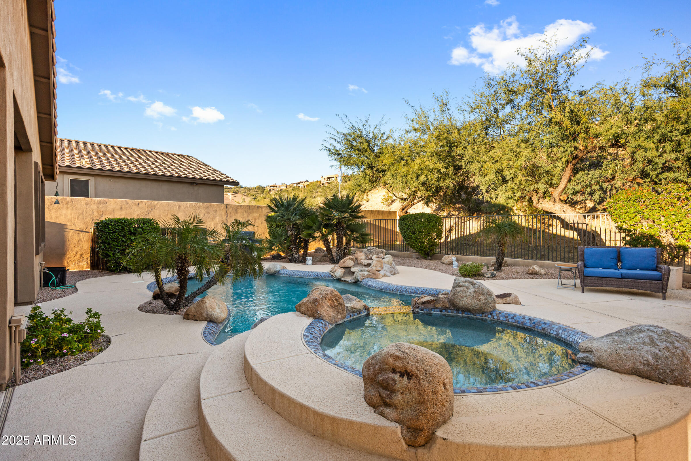 9811 N DESERT ROSE Drive