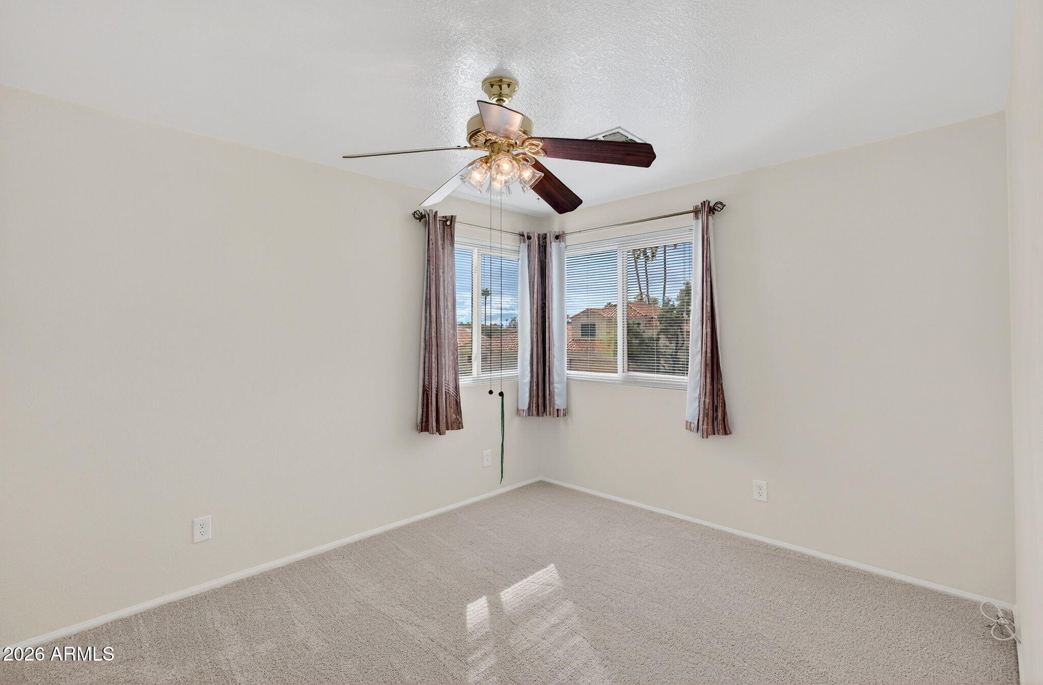 310 E VAUGHN Avenue