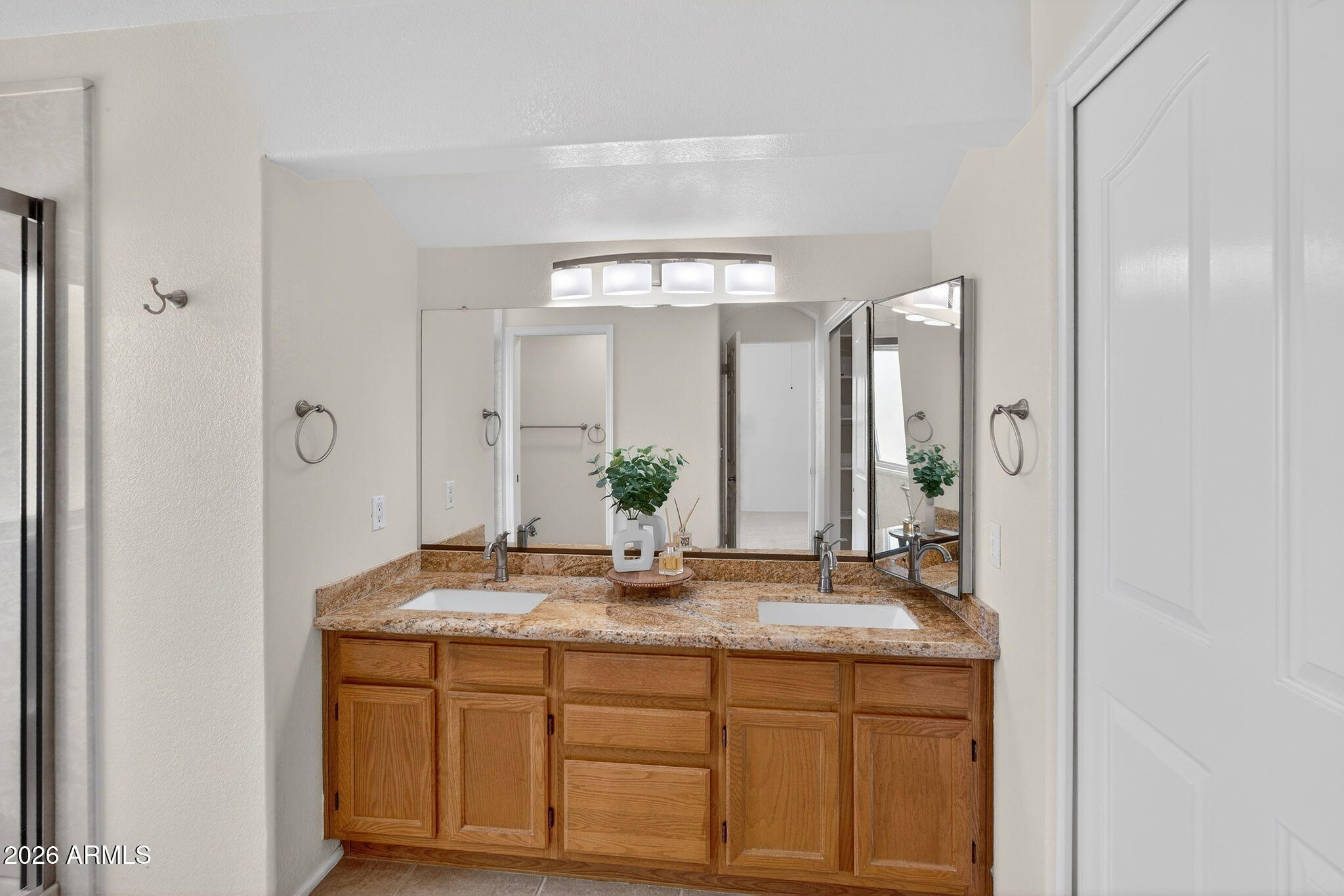 310 E VAUGHN Avenue