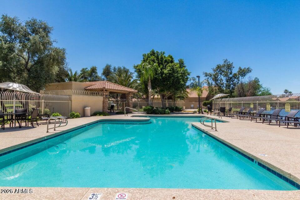 310 E VAUGHN Avenue