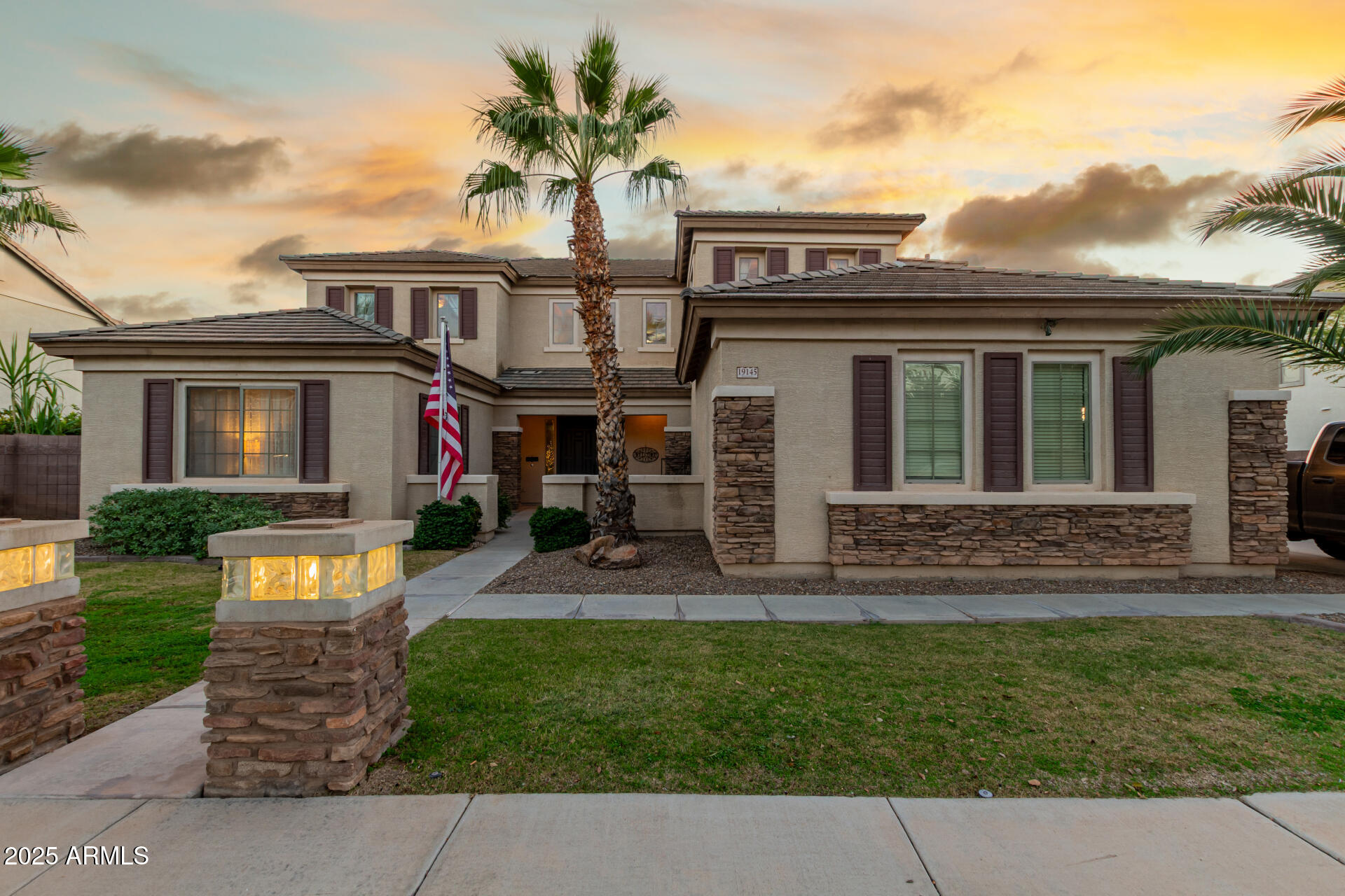 19145 E MOCKINGBIRD Drive