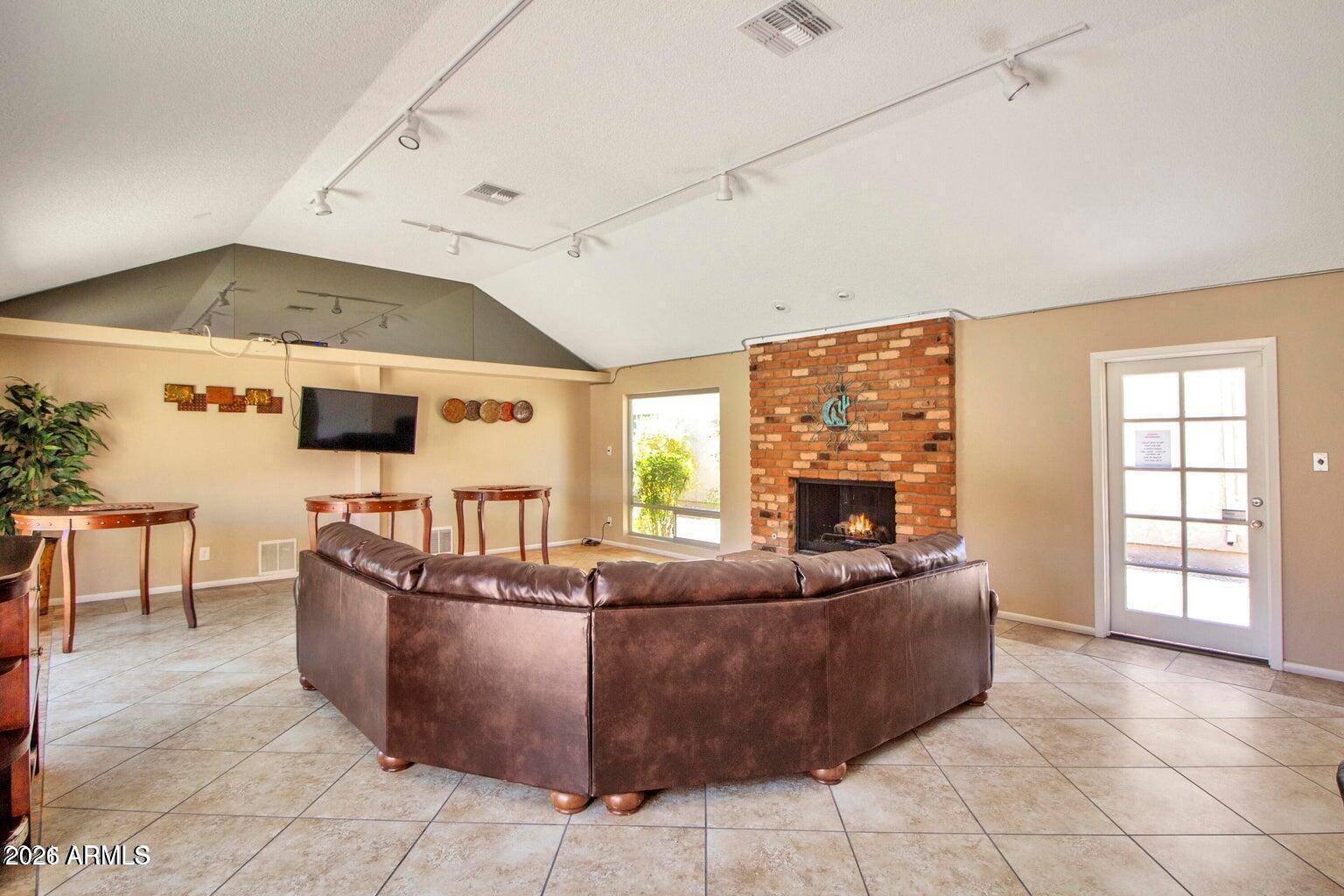 5525 E THOMAS Road G10