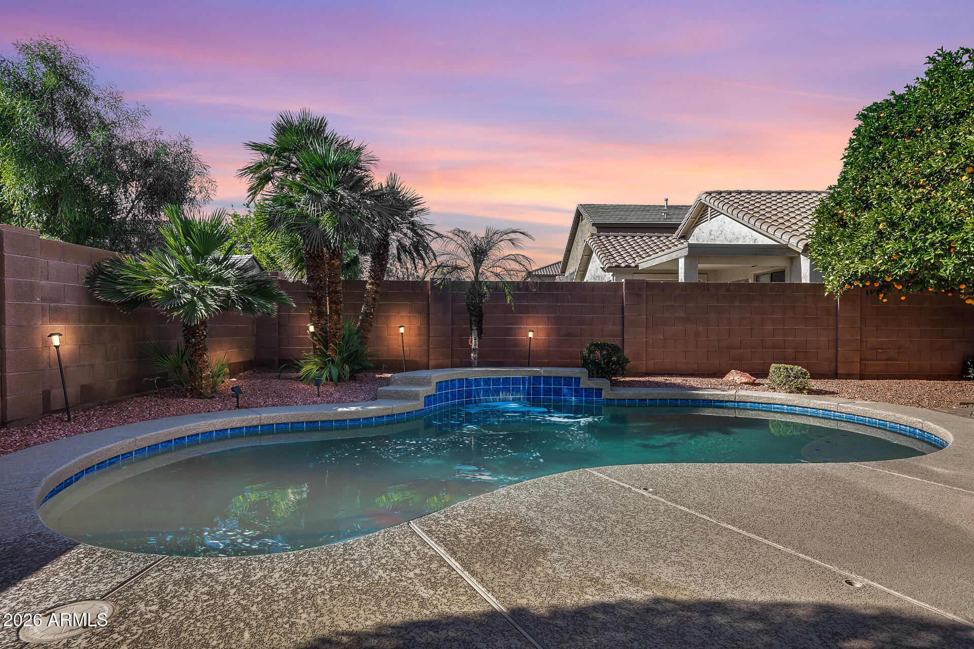 15427 W MESCAL Street