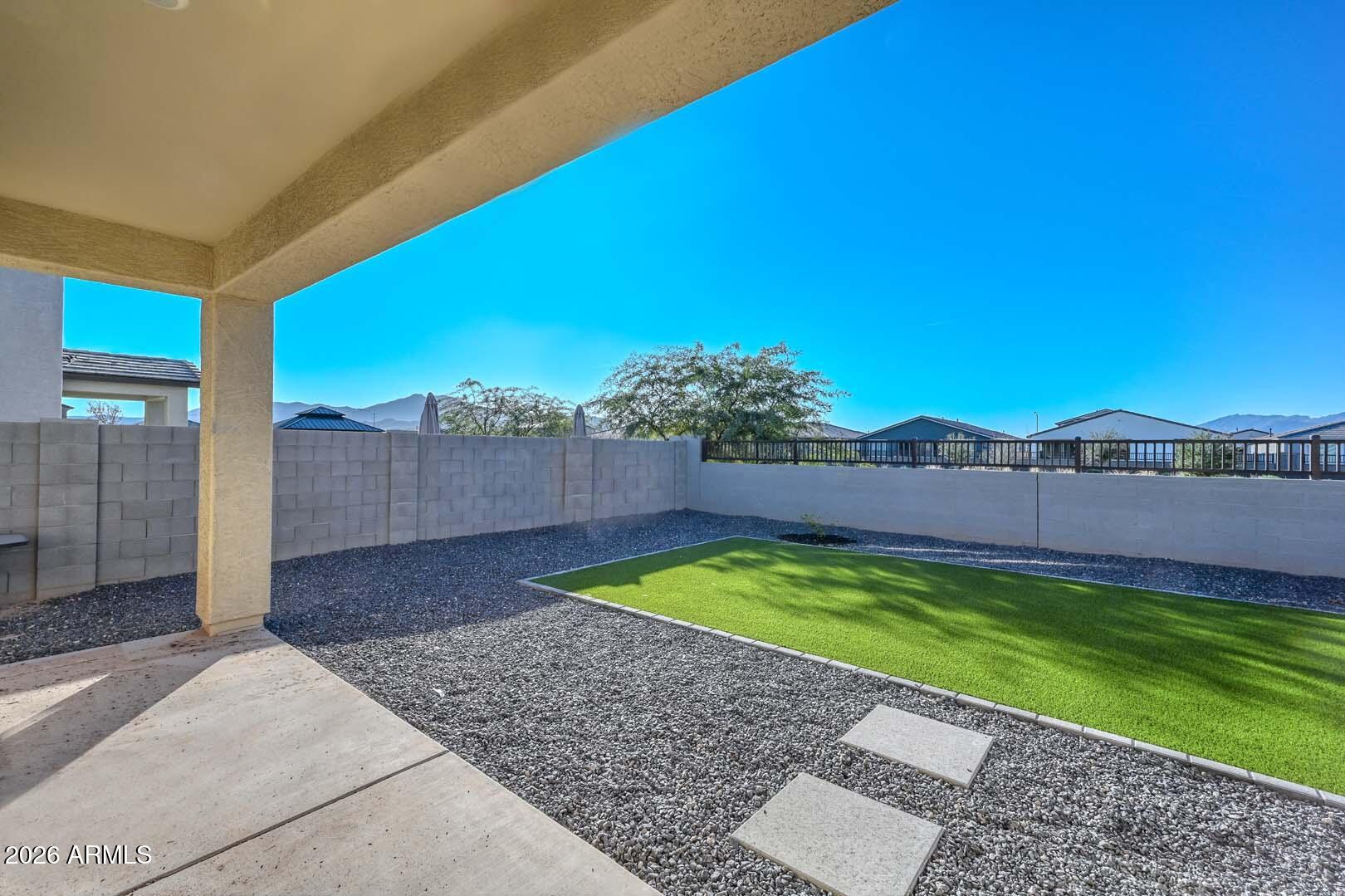 5531 W Willow Ridge Drive