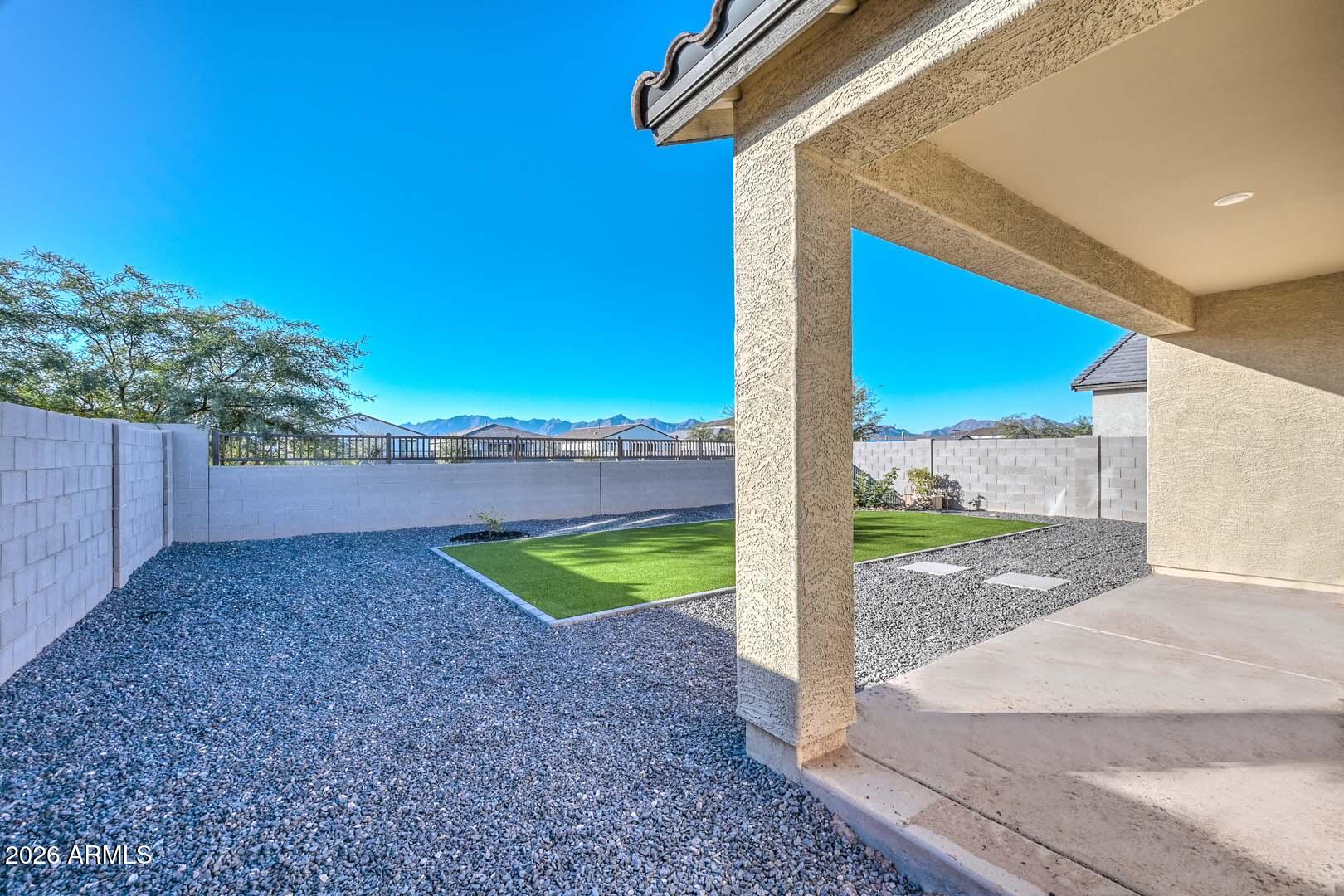 5531 W Willow Ridge Drive