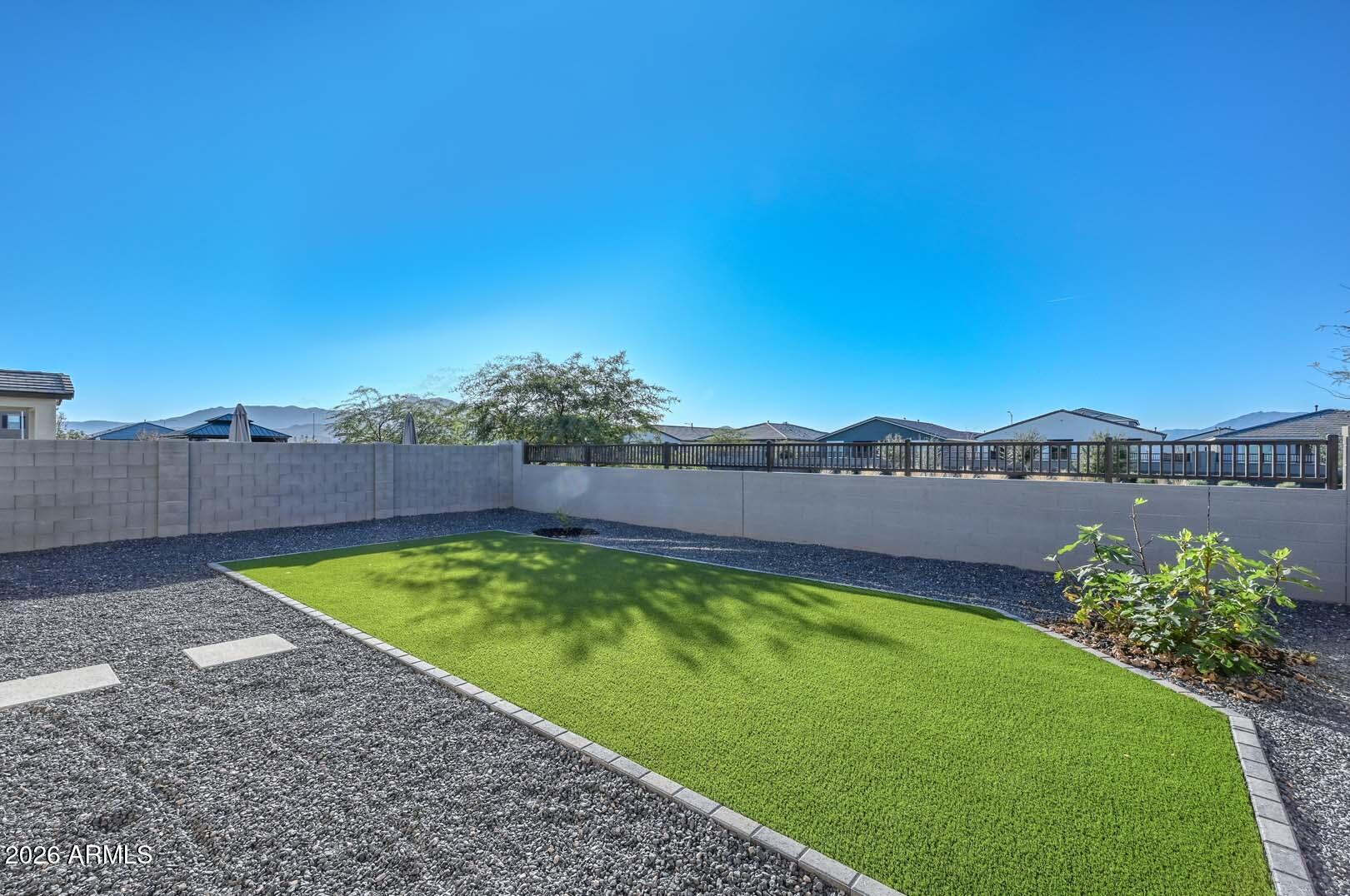 5531 W Willow Ridge Drive