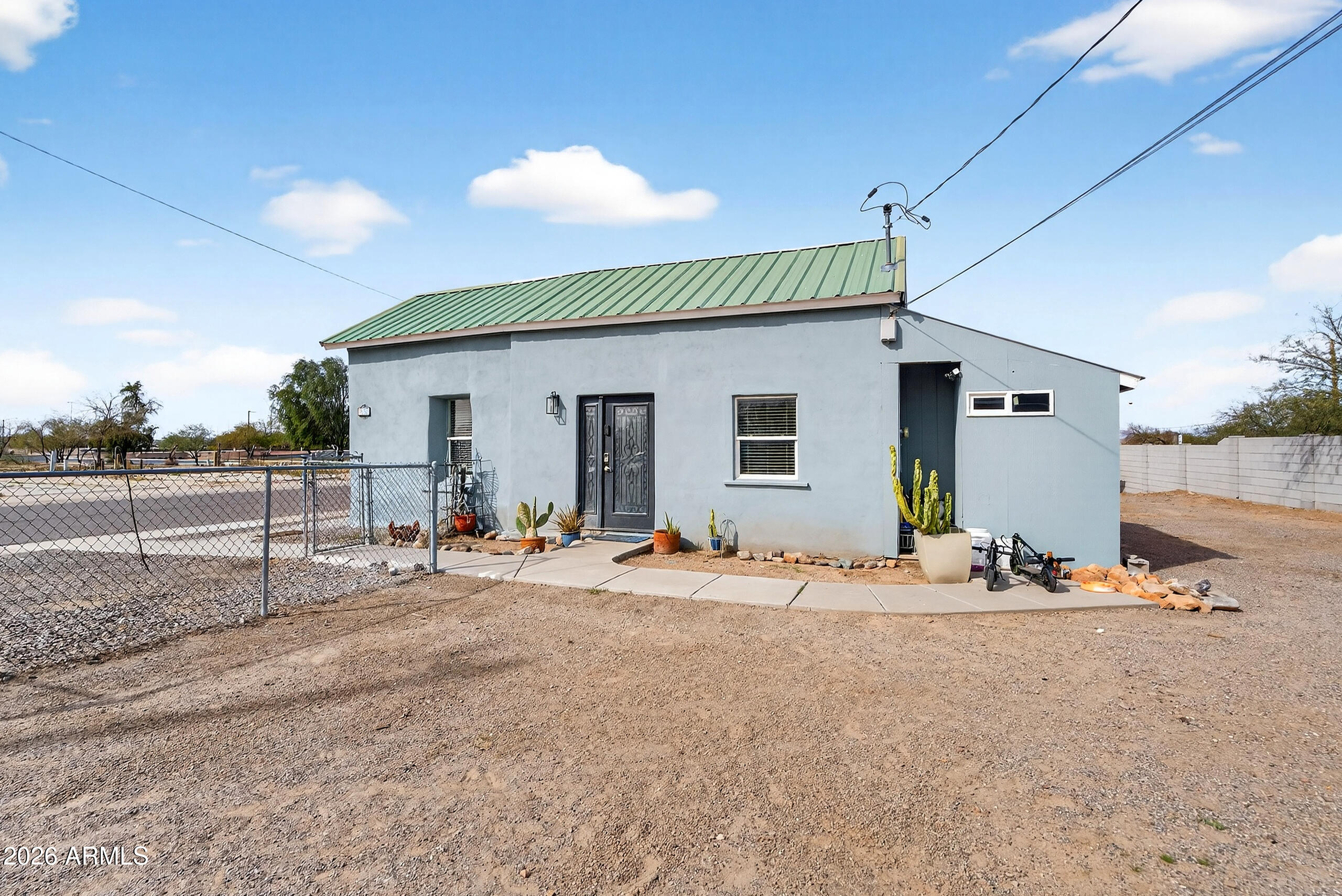 633 N PINAL Street