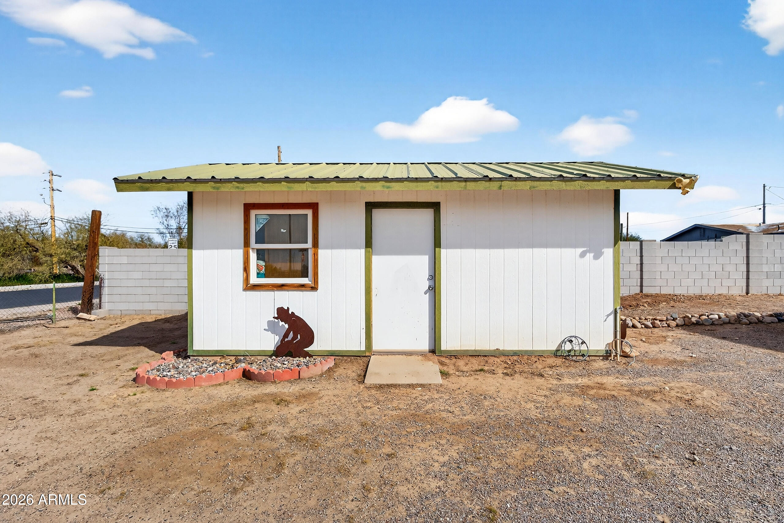 633 N PINAL Street