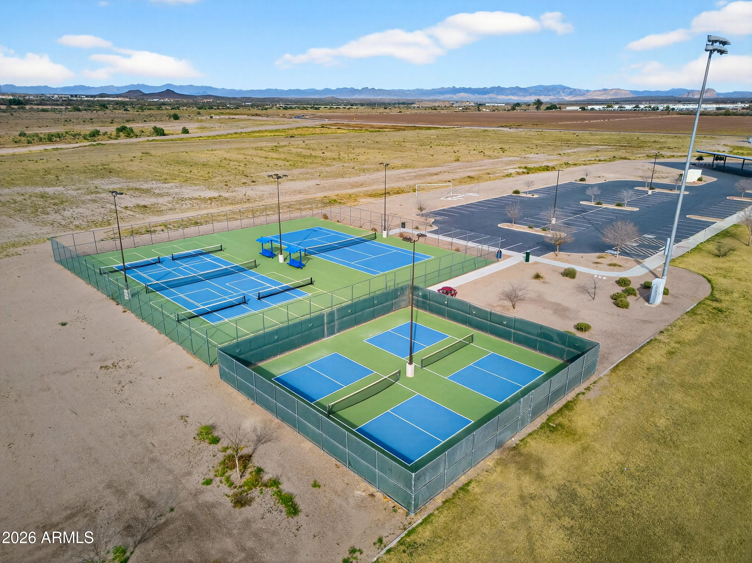 633 N PINAL Street