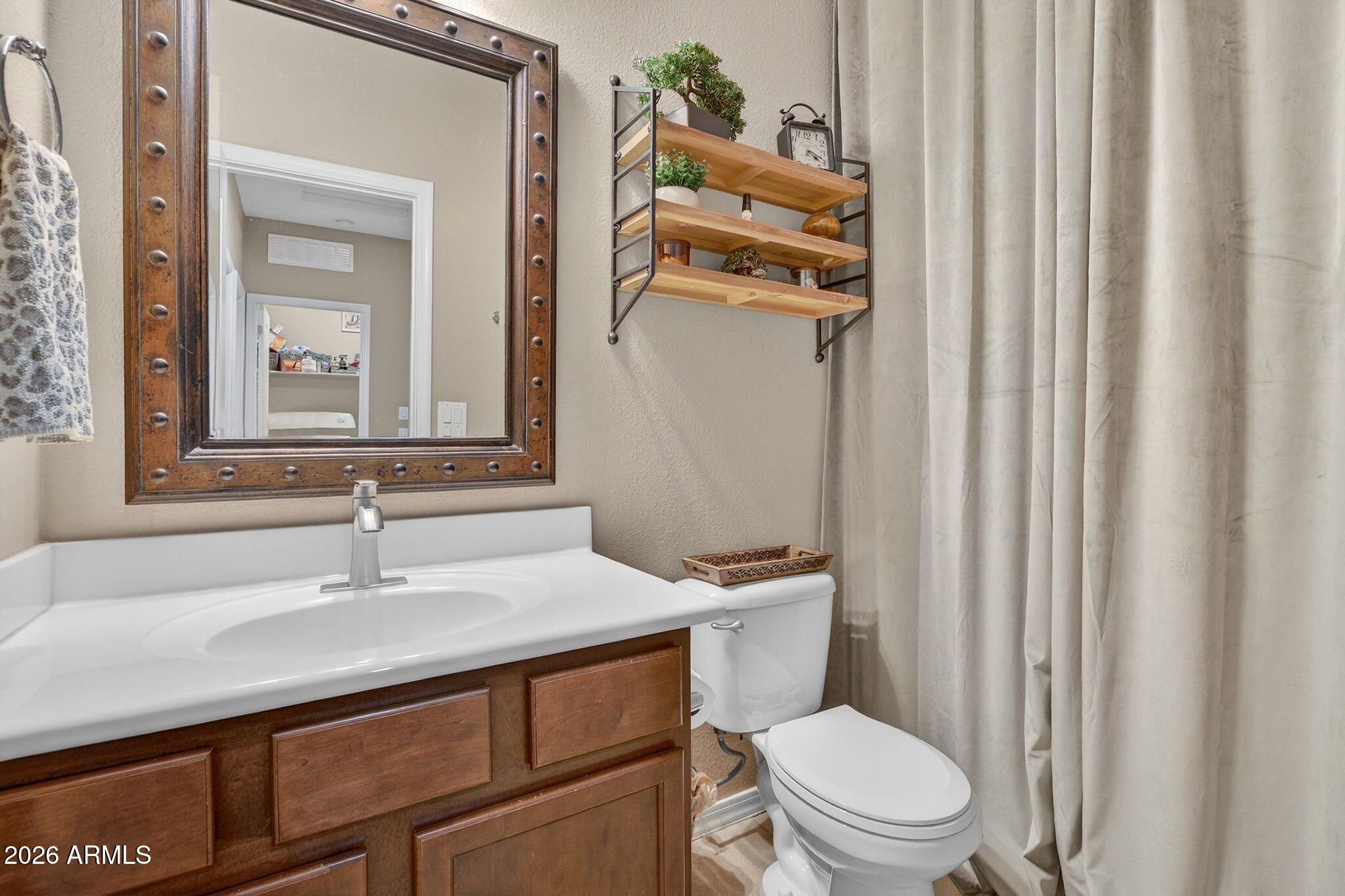 4528 W CRESCENT Road