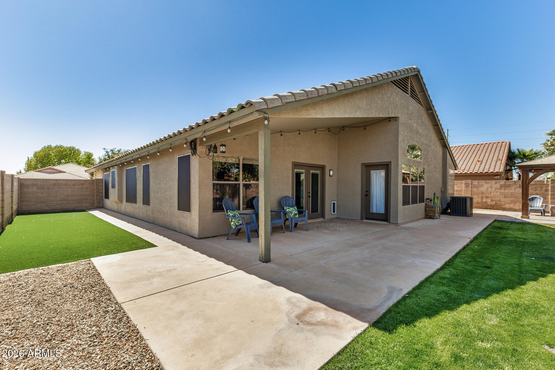 1634 E CARLA VISTA Drive