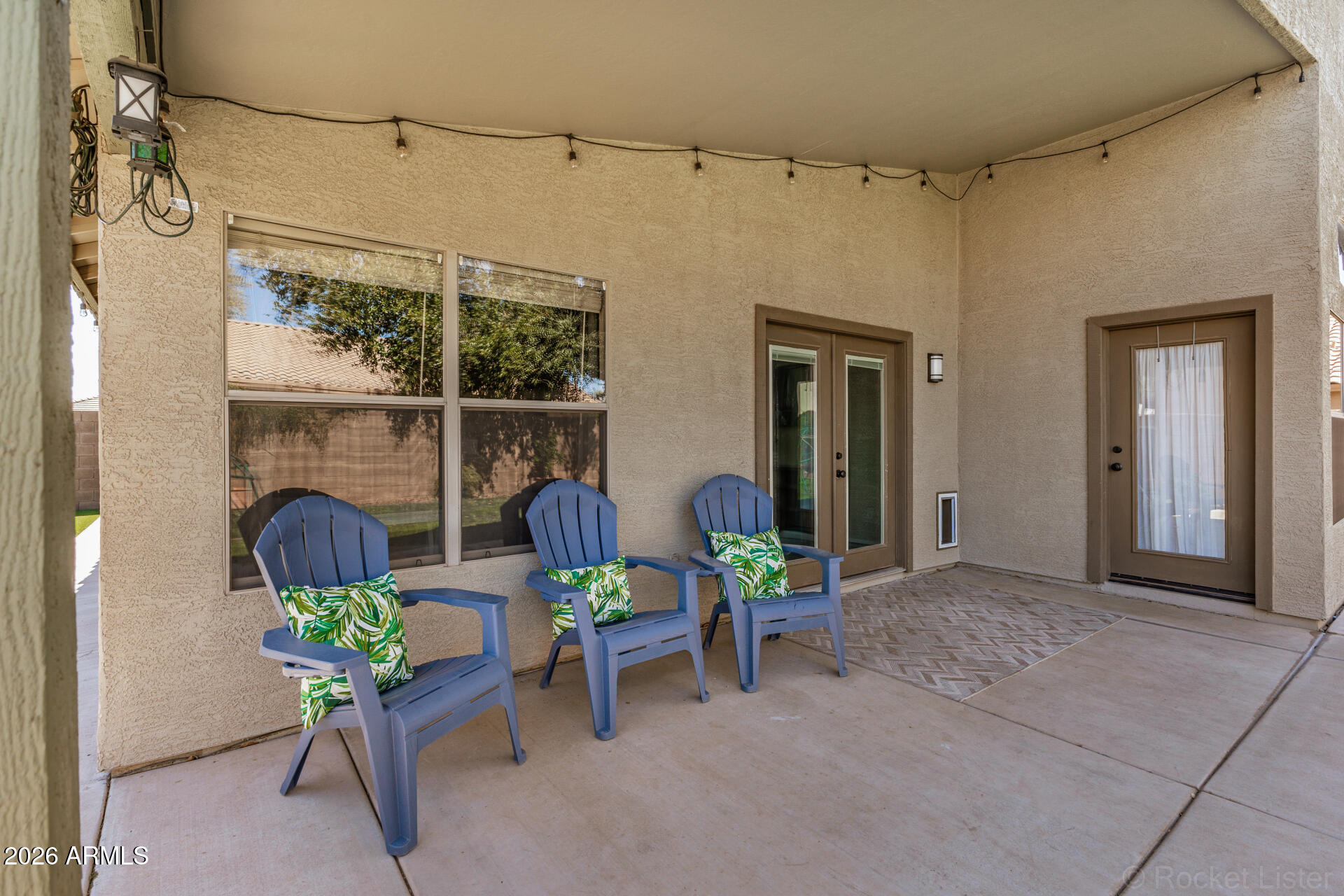 1634 E CARLA VISTA Drive