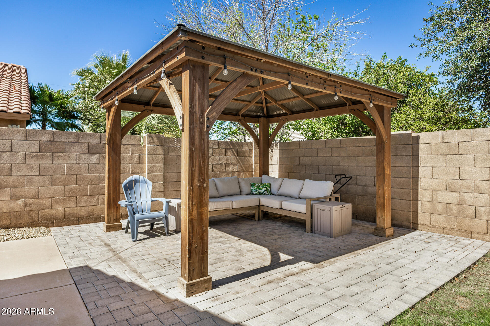 1634 E CARLA VISTA Drive