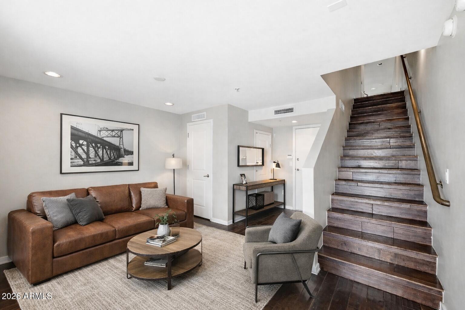 526 W 1ST Street 106