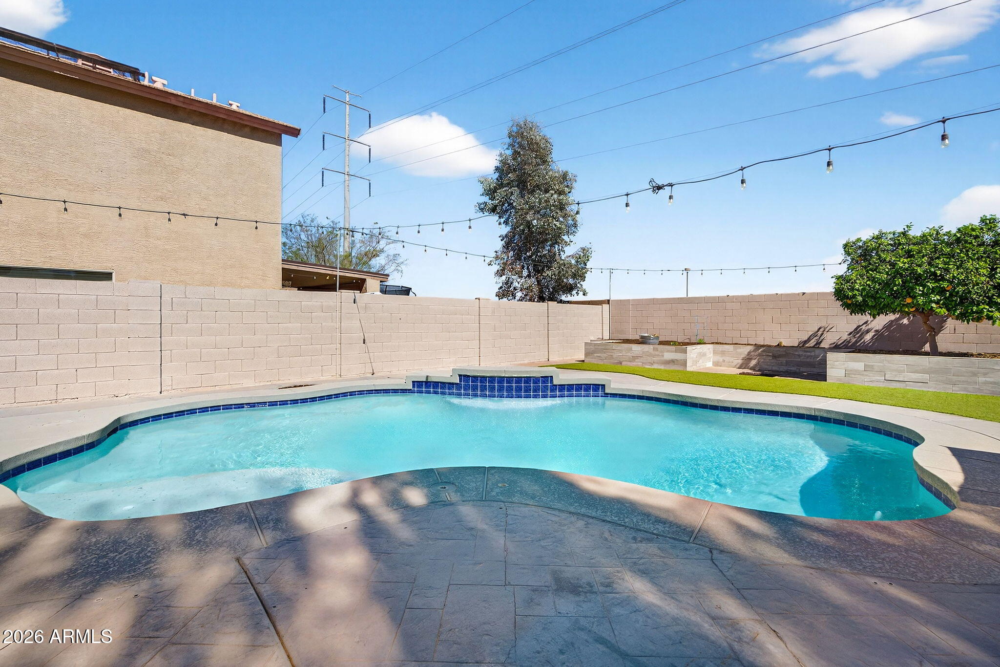 22443 N DAVIS Way