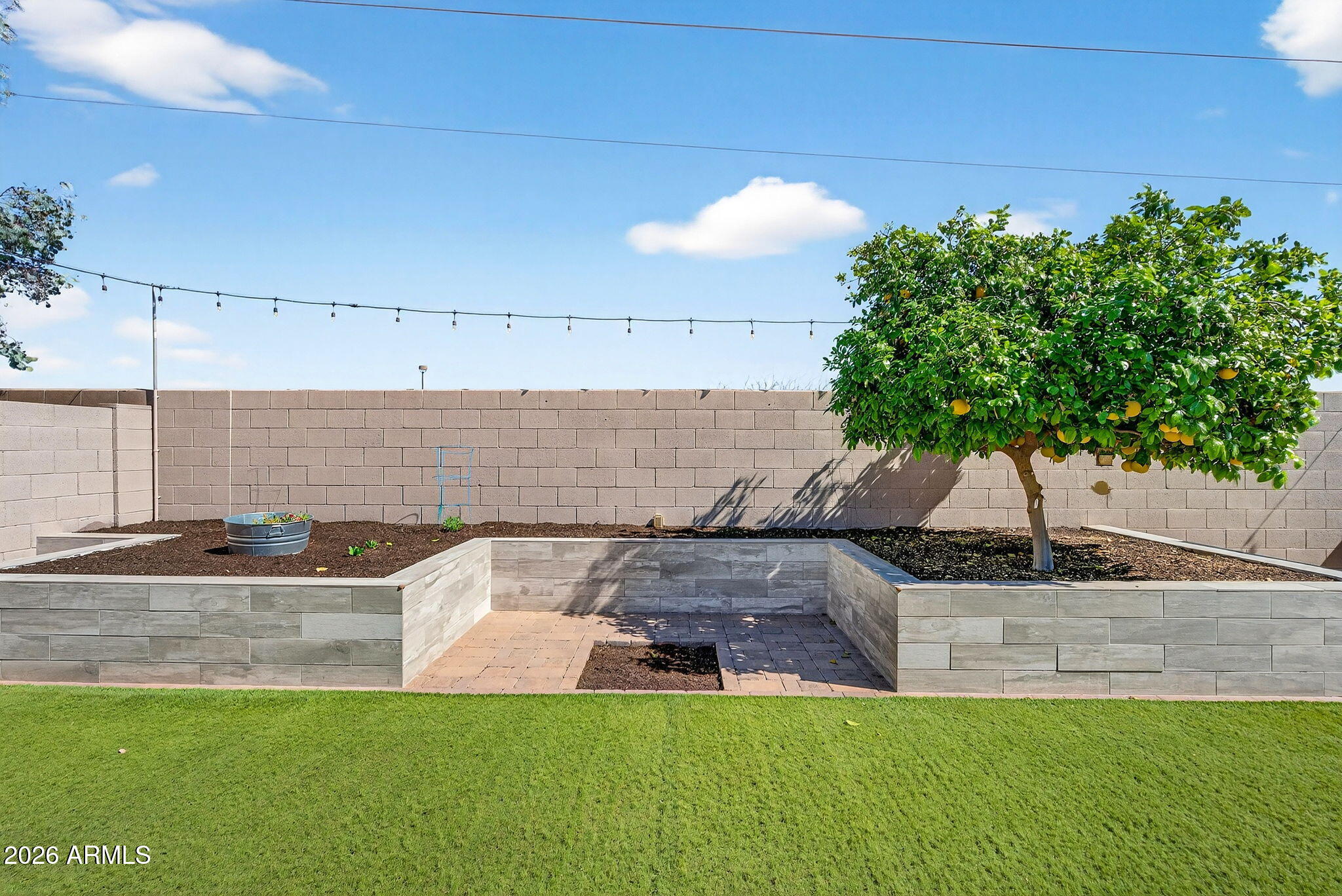 22443 N DAVIS Way