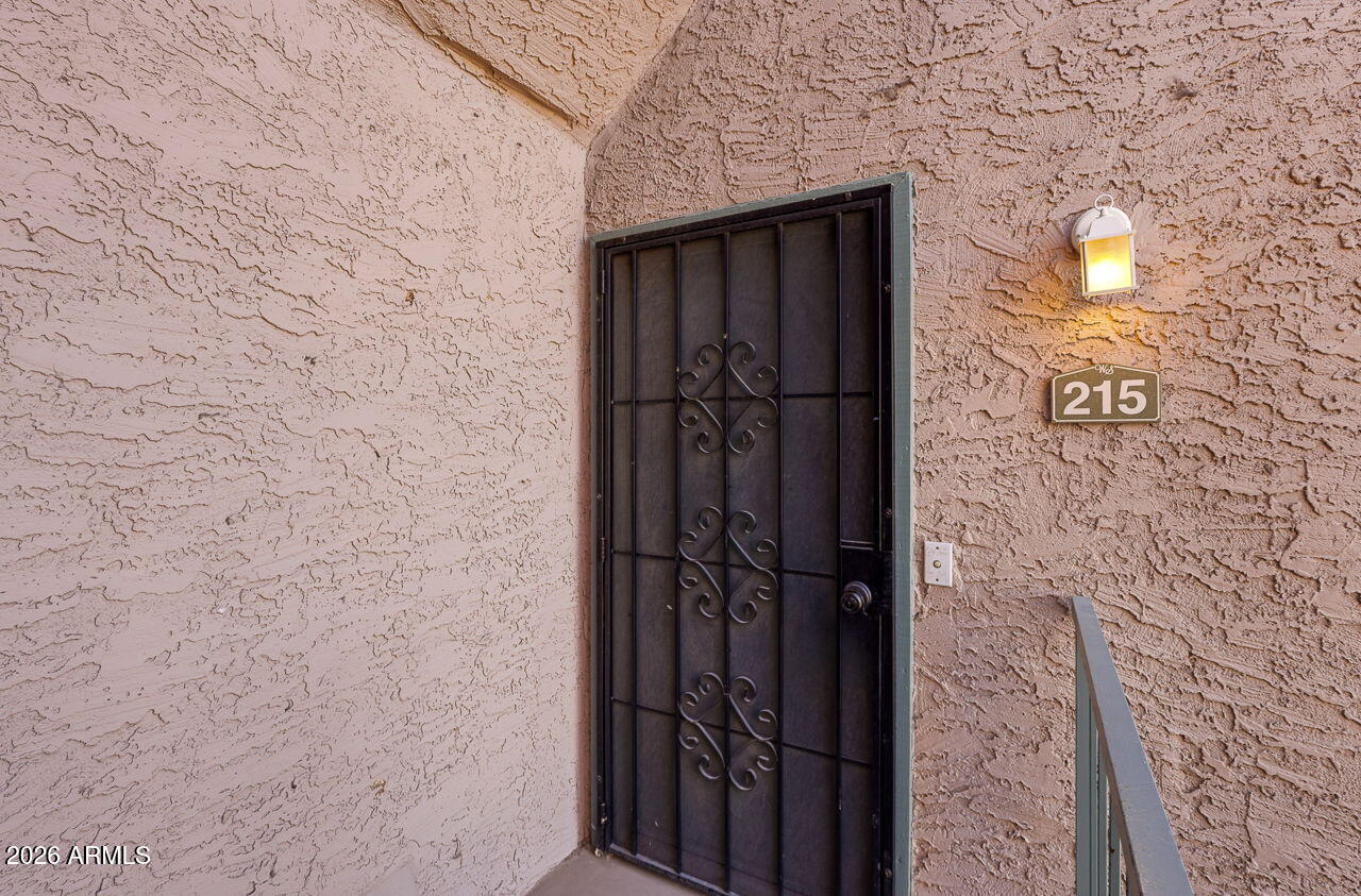 623 W Guadalupe Road 215
