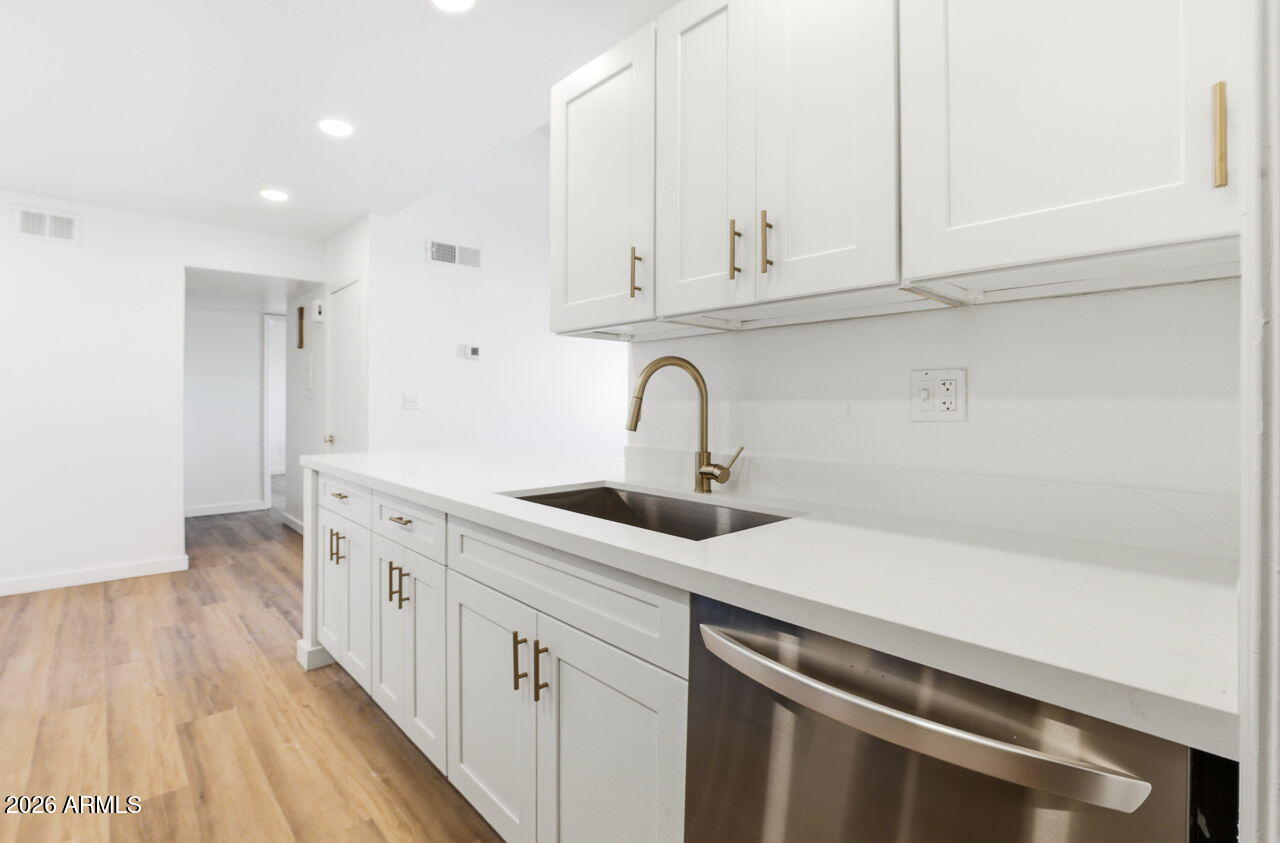 623 W Guadalupe Road 215