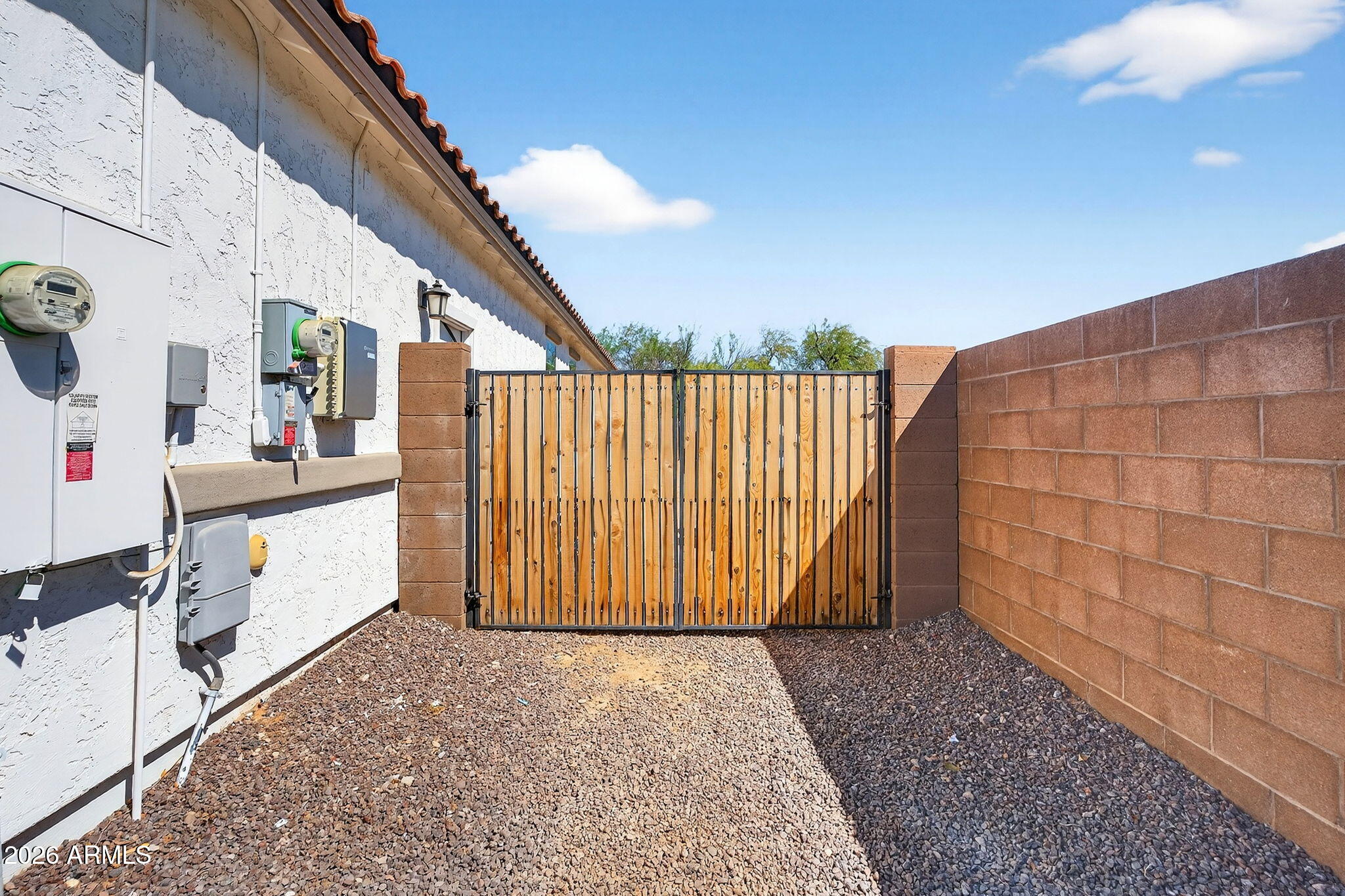 8450 W MEDLOCK Drive