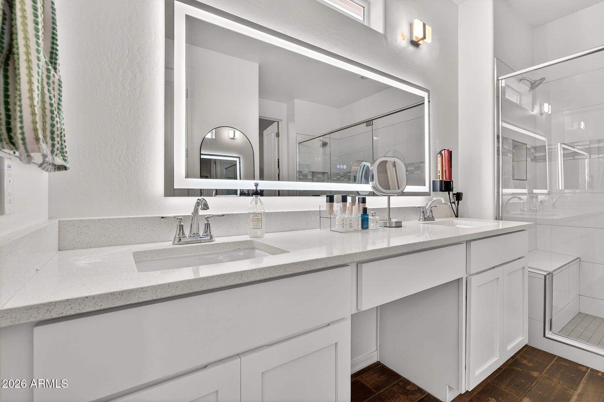 8450 W MEDLOCK Drive