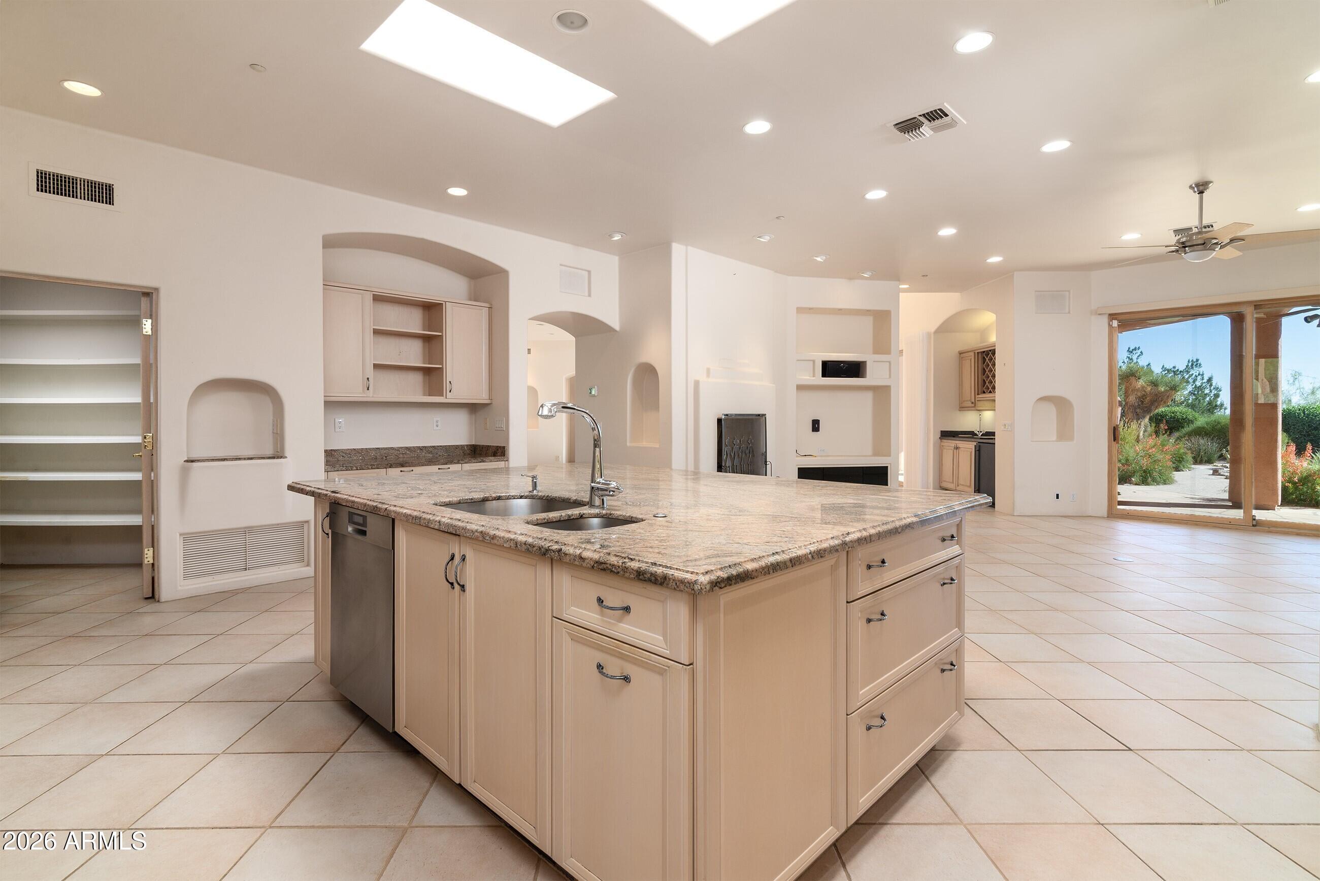 8400 E DIXILETA Drive 186